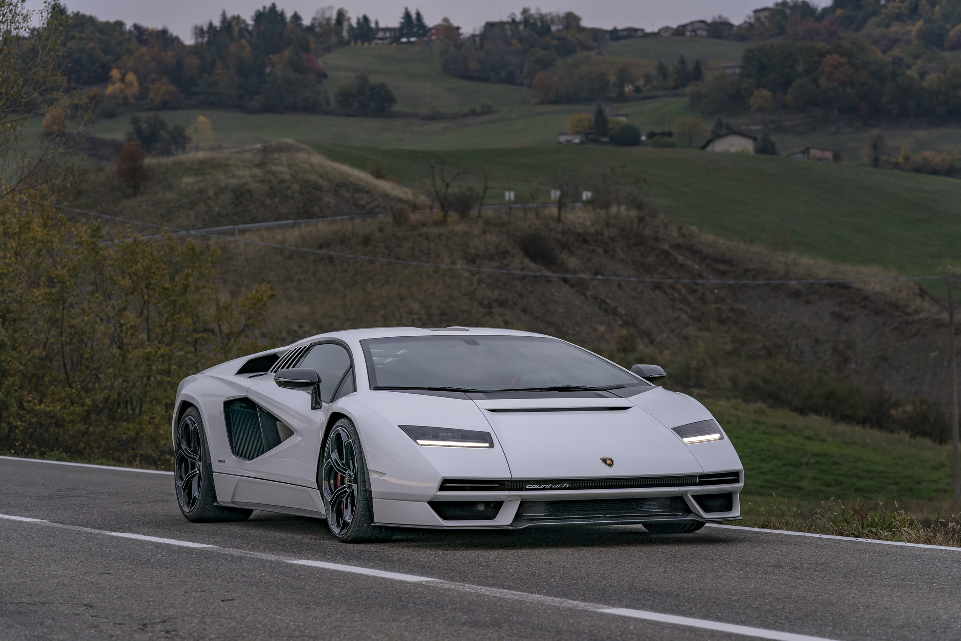 The Lamborghini Countach LPI 800-4 Does Look Better On The Road