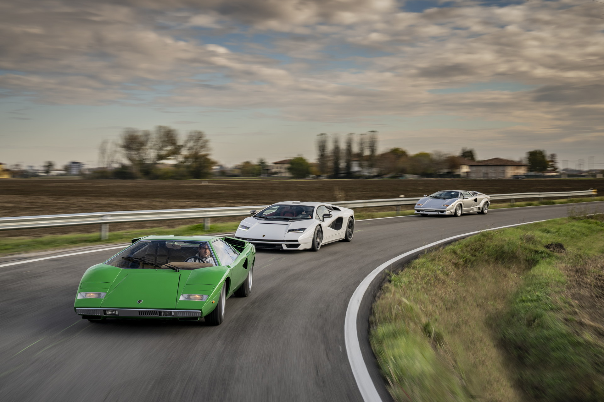The Lamborghini Countach LPI 800-4 Does Look Better On The Road