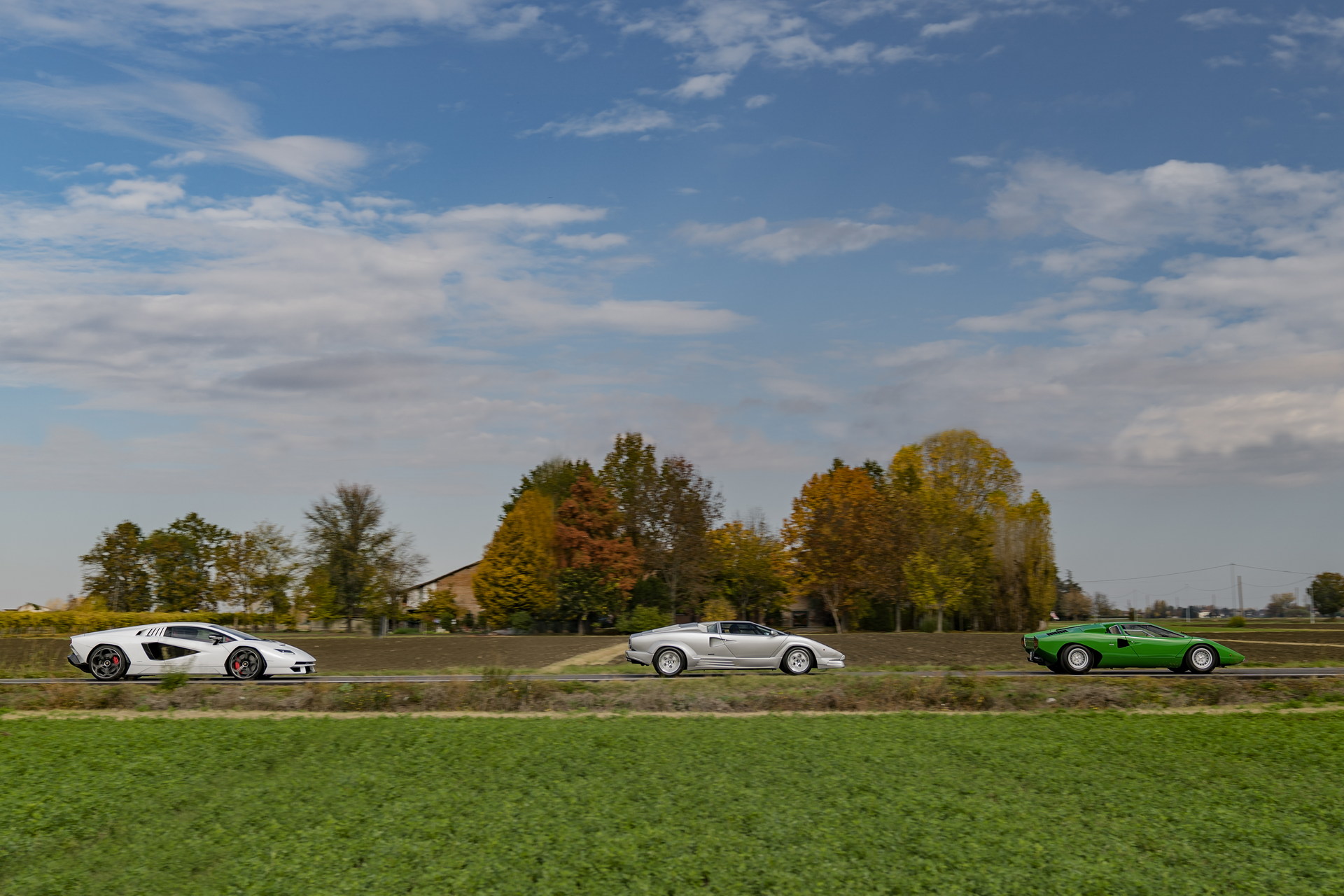 The Lamborghini Countach LPI 800-4 Does Look Better On The Road