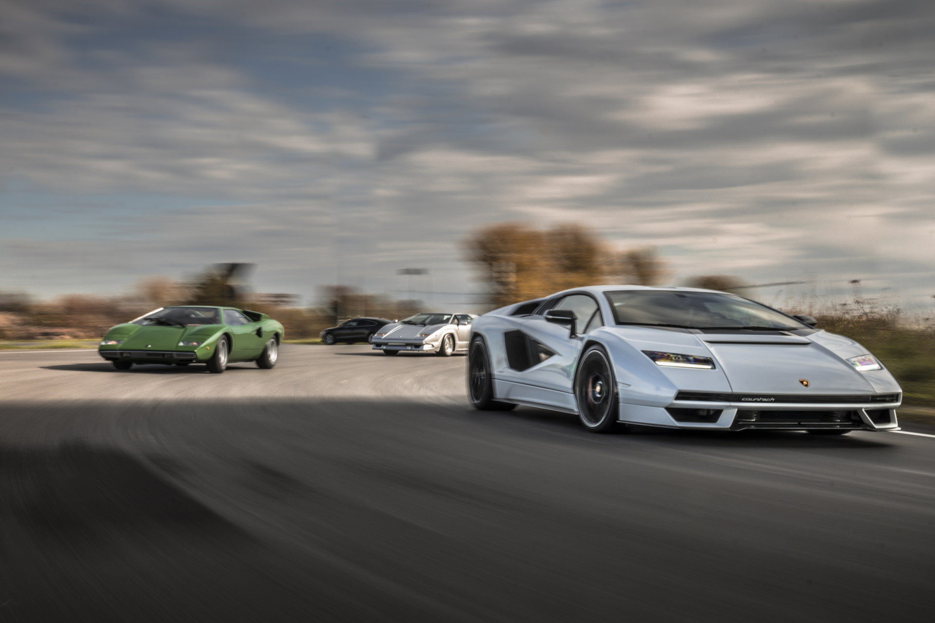 The Lamborghini Countach LPI 800-4 Does Look Better On The Road