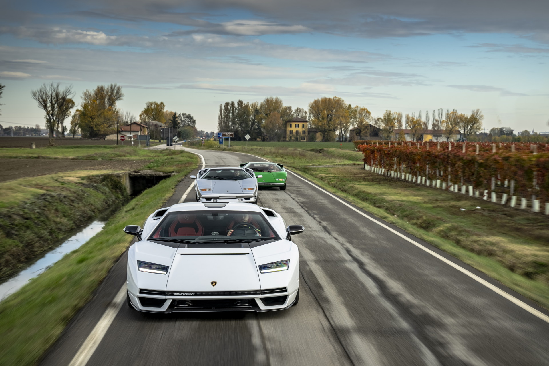 The Lamborghini Countach LPI 800-4 Does Look Better On The Road