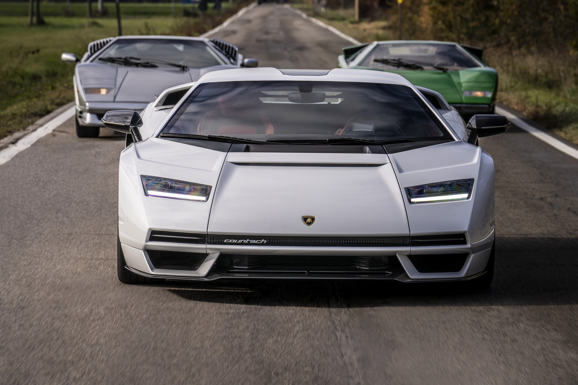The Lamborghini Countach LPI 800-4 Does Look Better On The Road