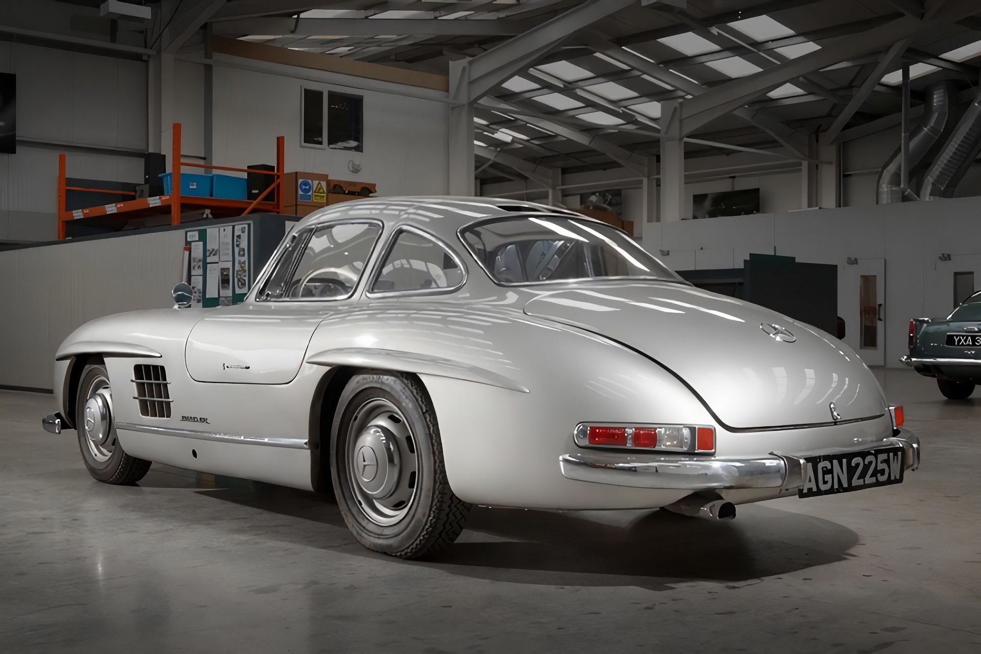 The Mercedes 300SL Gullwing Was Practically A Parts-Bin Special, So How Did It Become So Successful?