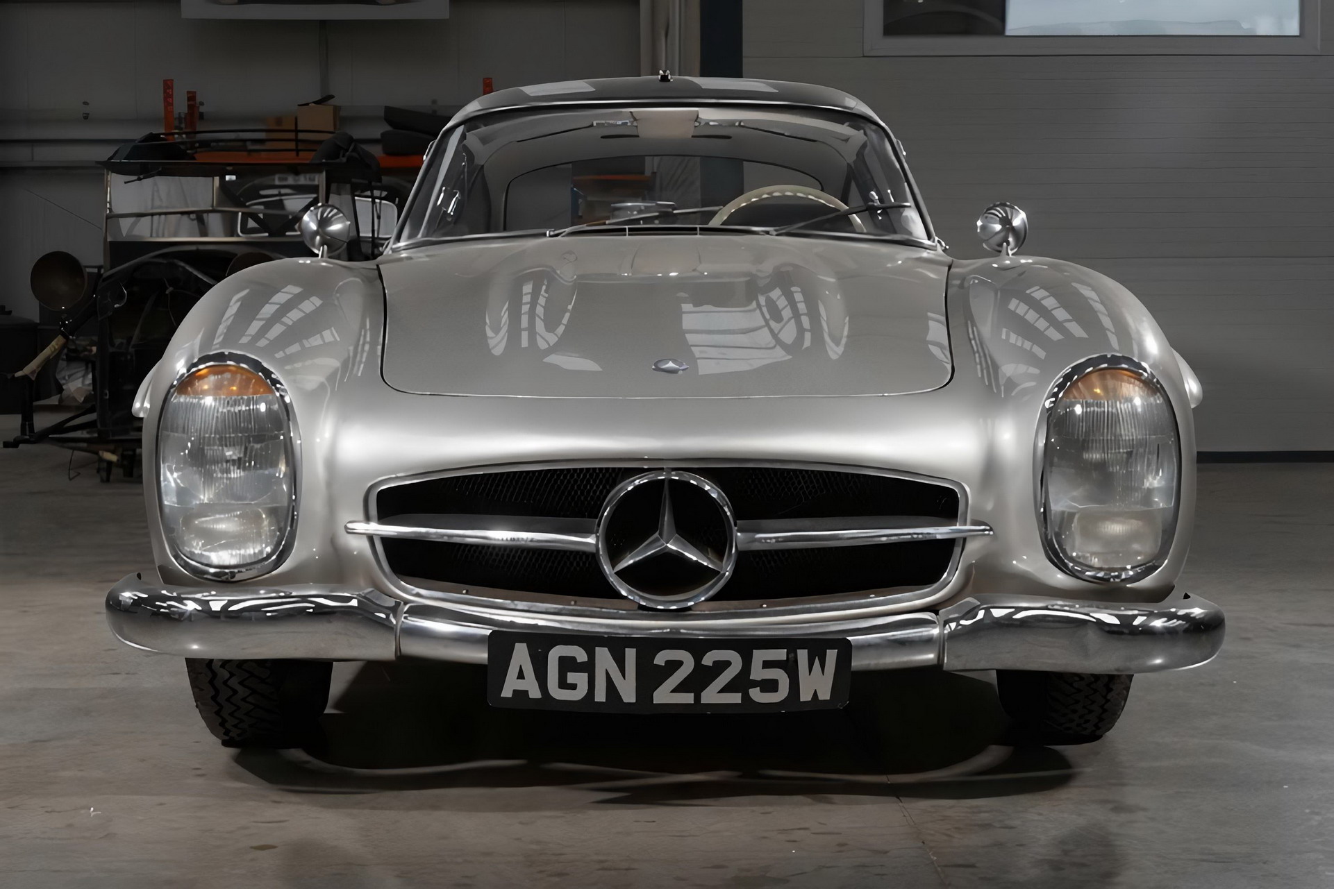 The Mercedes 300SL Gullwing Was Practically A Parts-Bin Special, So How Did It Become So Successful?