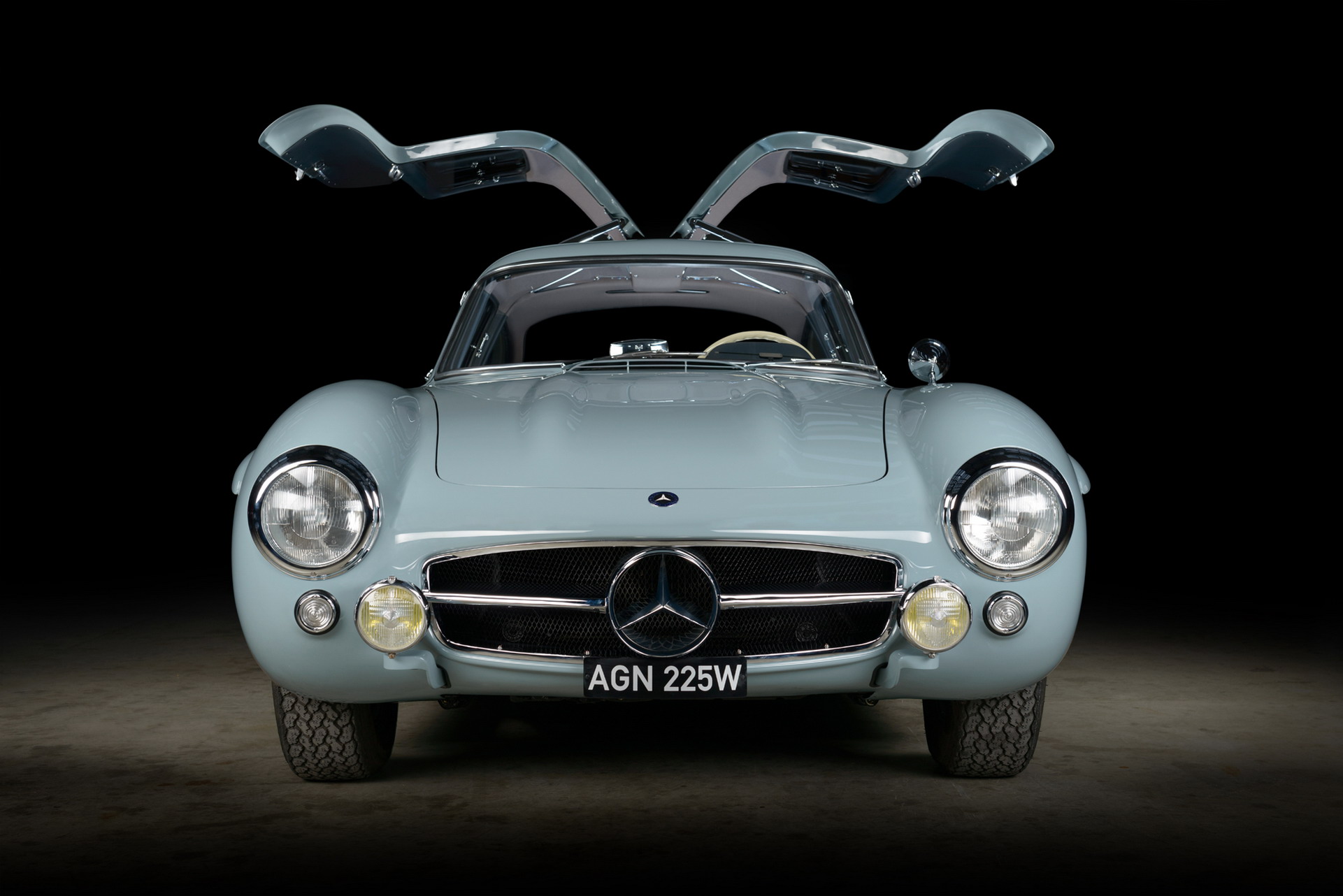 The Mercedes 300SL Gullwing Was Practically A Parts-Bin Special, So How Did It Become So Successful?