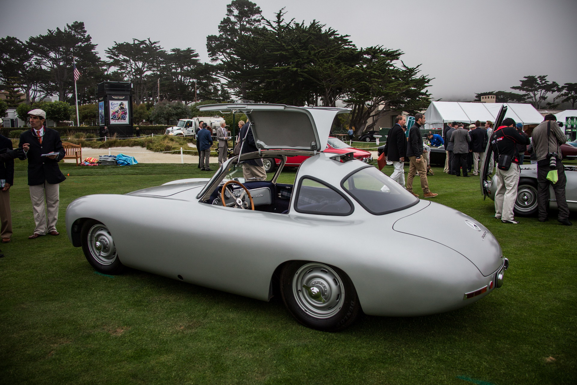 The Mercedes 300SL Gullwing Was Practically A Parts-Bin Special, So How Did It Become So Successful?