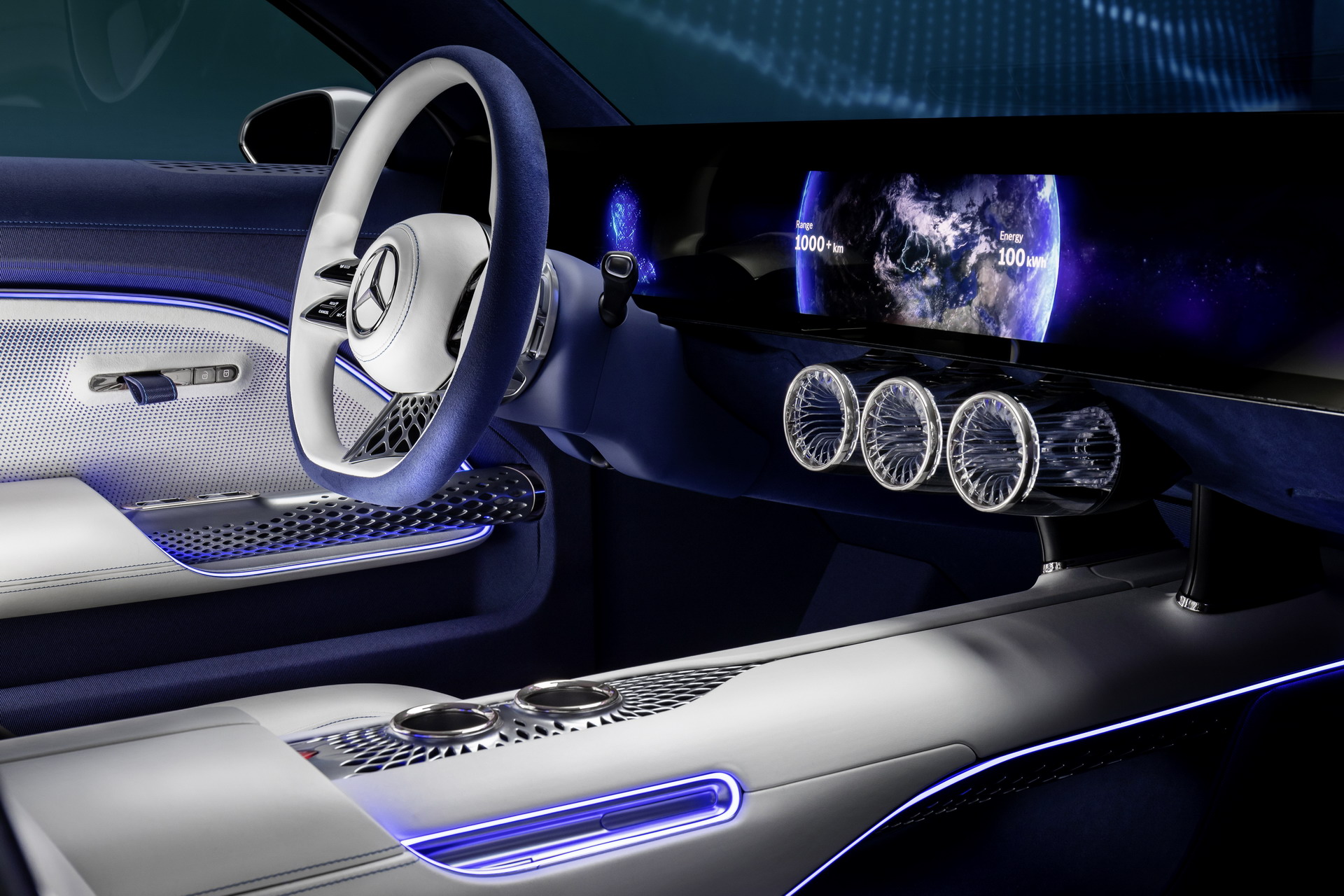 Mercedes EQXX Concept Has A 47.5-Inch 8K Touchscreen, 621 Miles Range And A Floor Made From Used Diapers