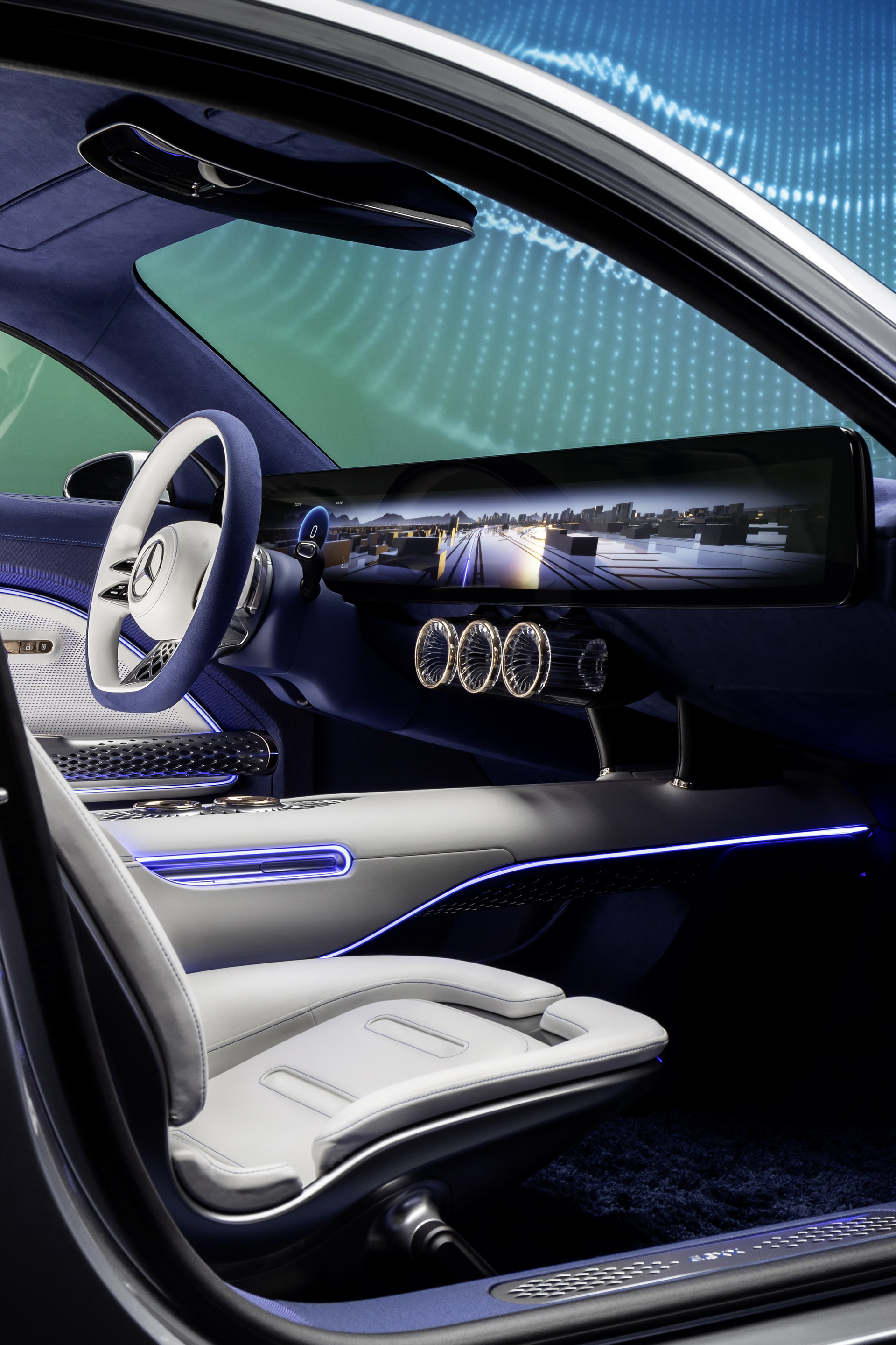 Mercedes EQXX Concept Has A 47.5-Inch 8K Touchscreen, 621 Miles Range And A Floor Made From Used Diapers
