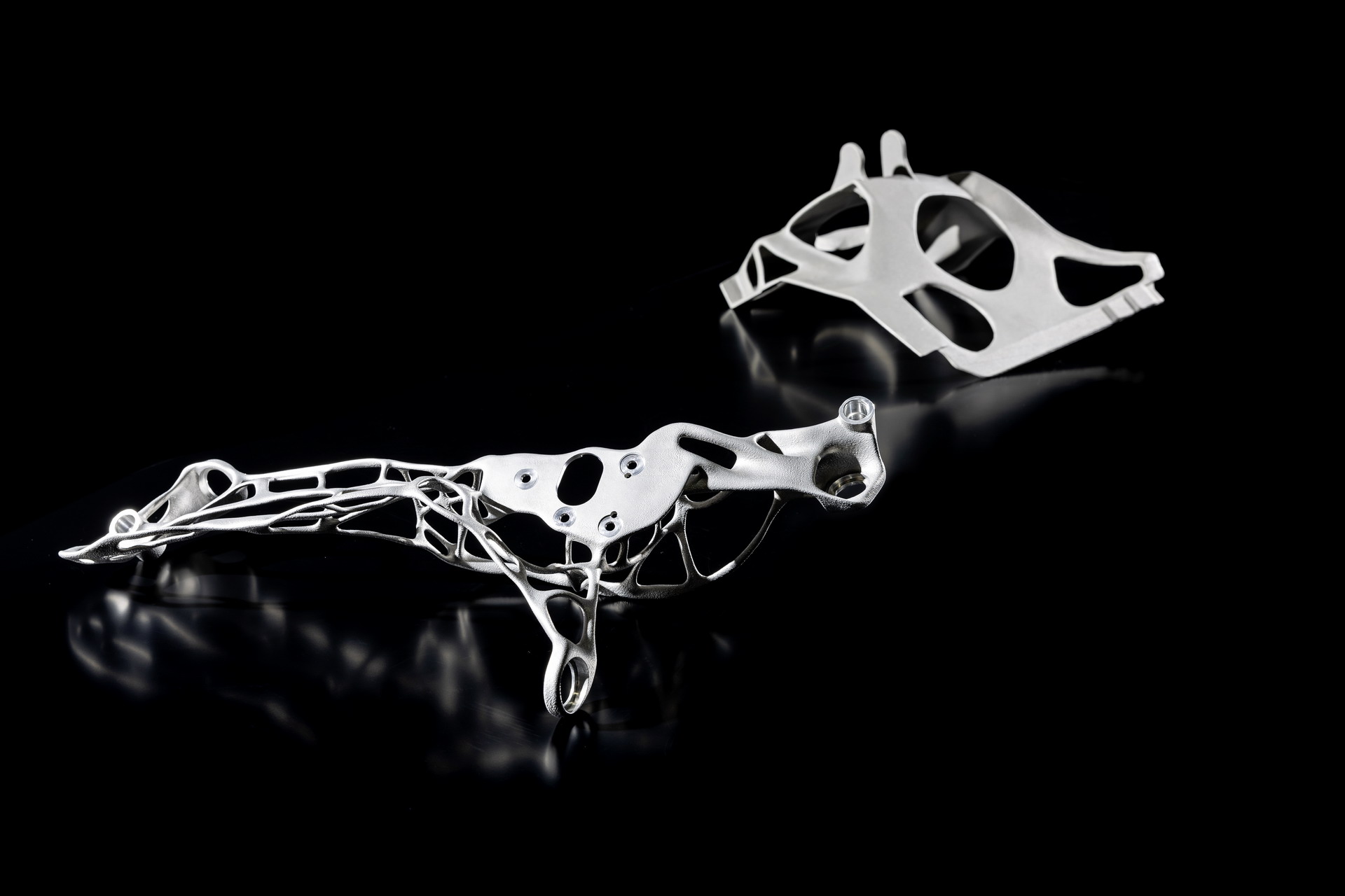 Mercedes EQXX Concept Has A 47.5-Inch 8K Touchscreen, 621 Miles Range And A Floor Made From Used Diapers