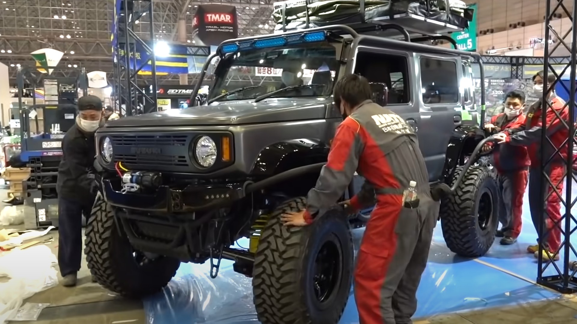 Japanese Students Built A Lifted Five-Door Suzuki Jimny Called “Mountain God”