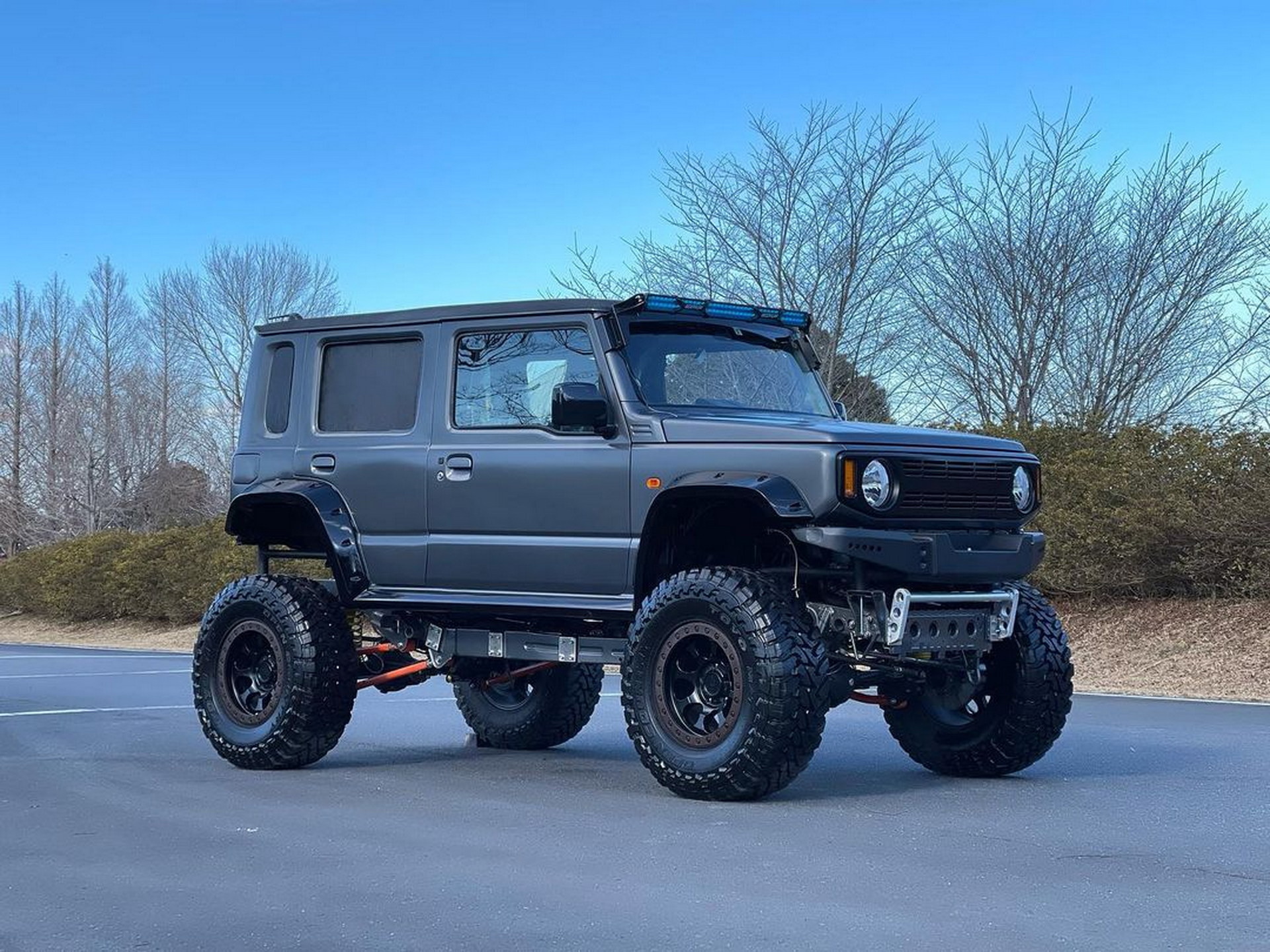 Japanese Students Built A Lifted Five-Door Suzuki Jimny Called “Mountain God”