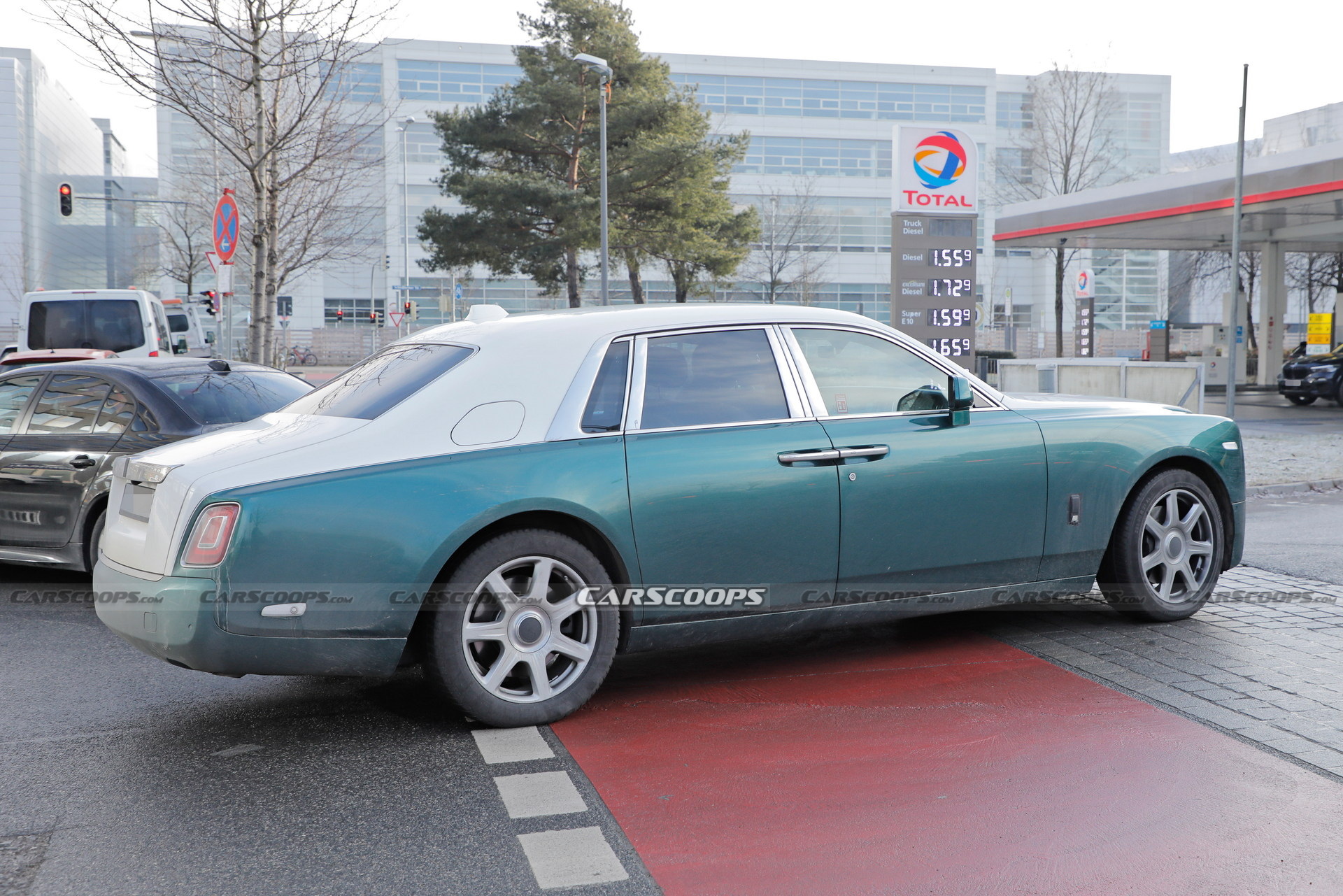 2023 Rolls-Royce Phantom Facelift Spied With Minor Visual Changes