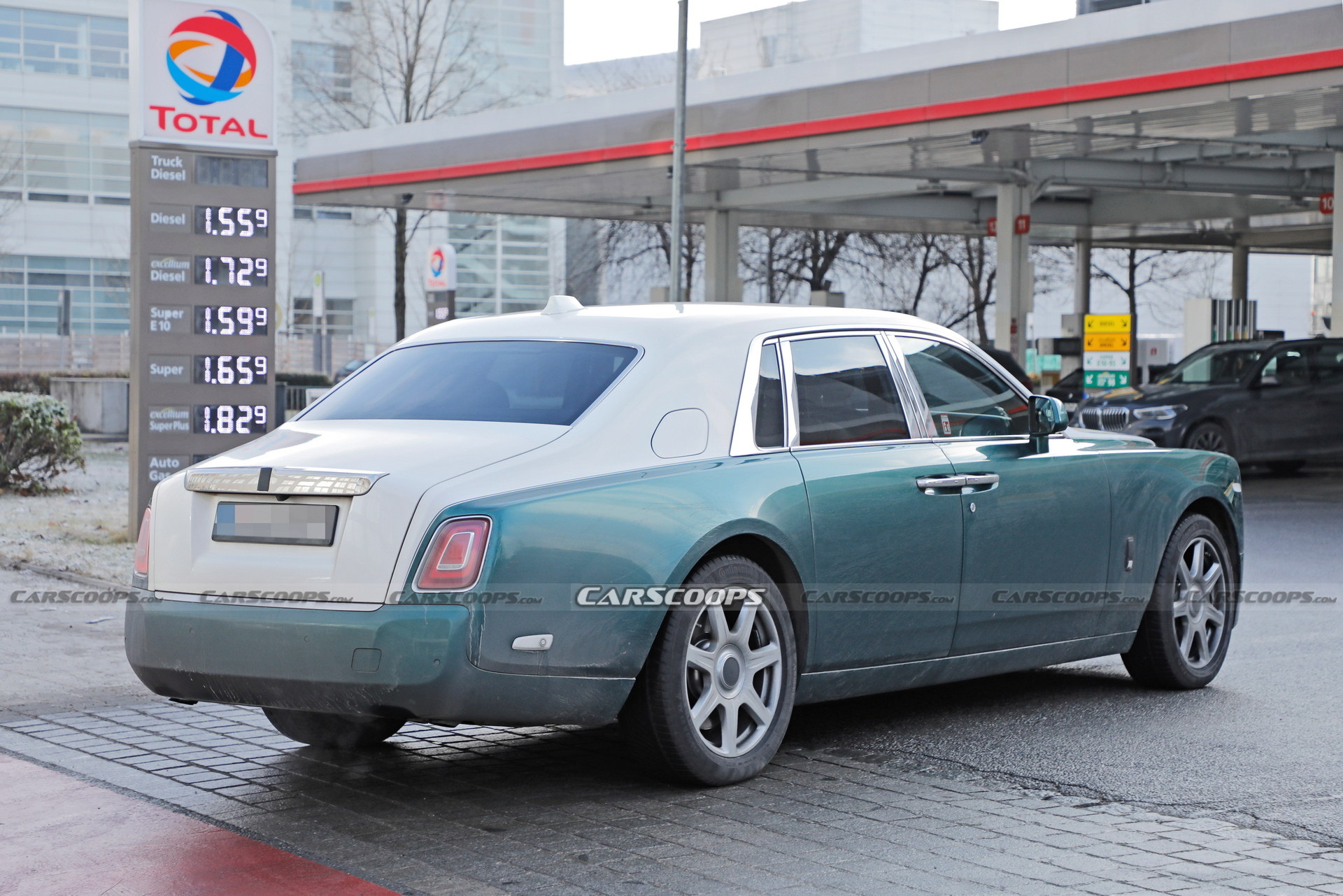 2023 Rolls-Royce Phantom Facelift Spied With Minor Visual Changes