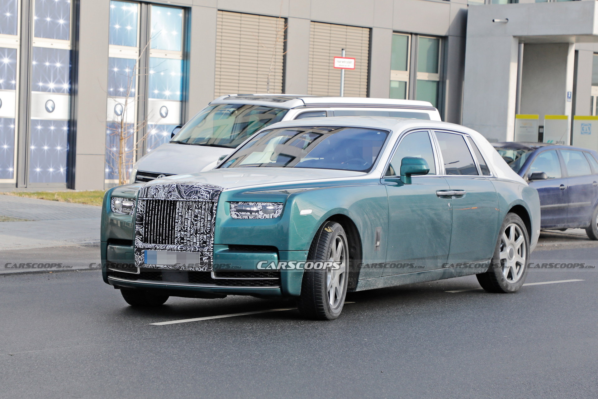 2023 Rolls-Royce Phantom Facelift Spied With Minor Visual Changes