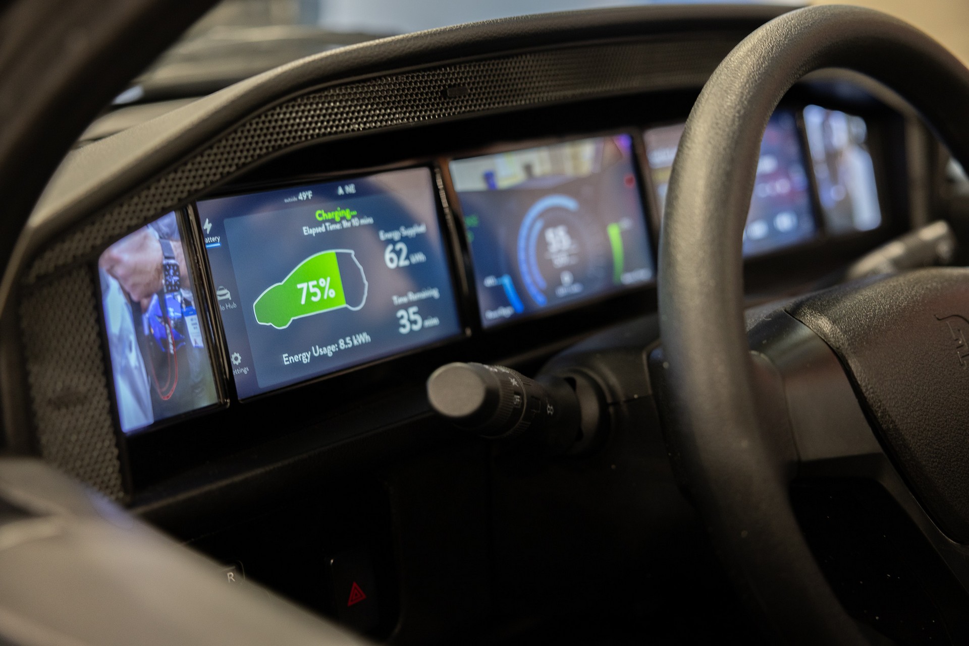 ElectraMeccanica Solo EV Concept Shows Off High-Tech Interior At CES