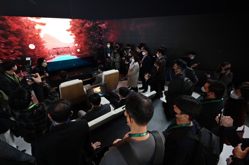 Samsung’s Vision Of The Automotive Future Is Both Interesting And Slightly Awful