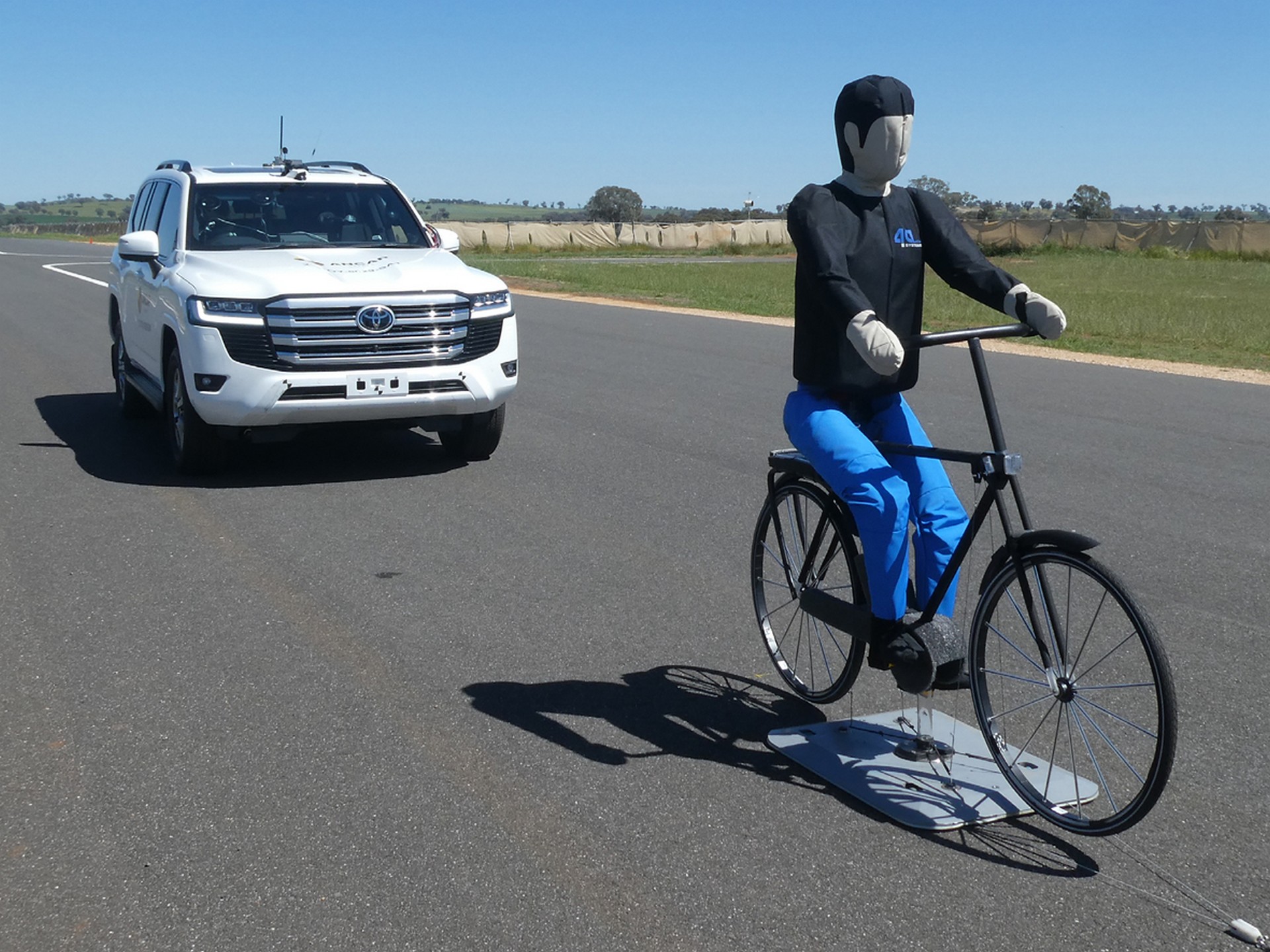 Watch The 2022 Toyota Land Cruiser 300 Crash Its Way To A 5-Star Safety Rating In Australasia