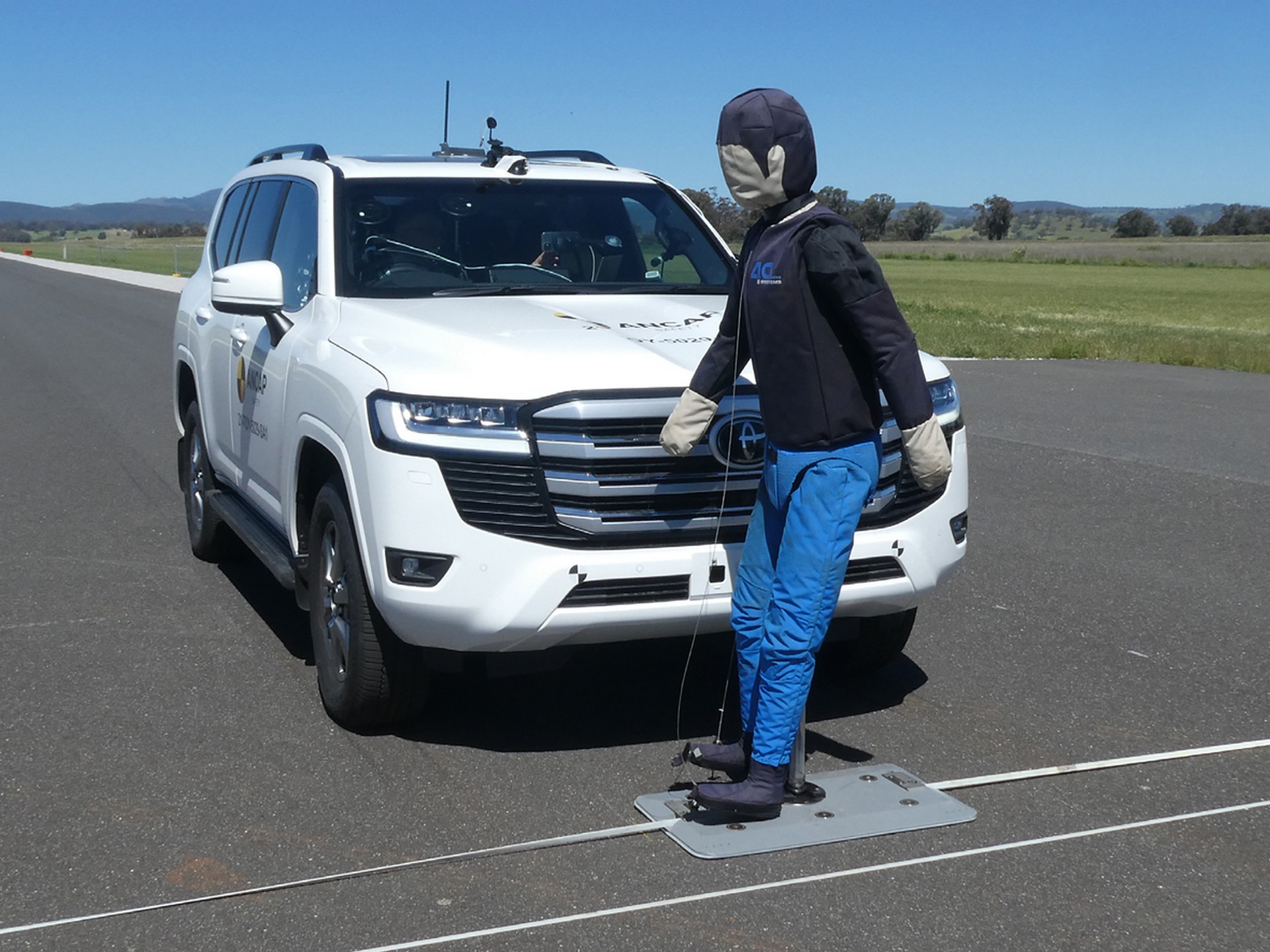 Watch The 2022 Toyota Land Cruiser 300 Crash Its Way To A 5-Star Safety Rating In Australasia