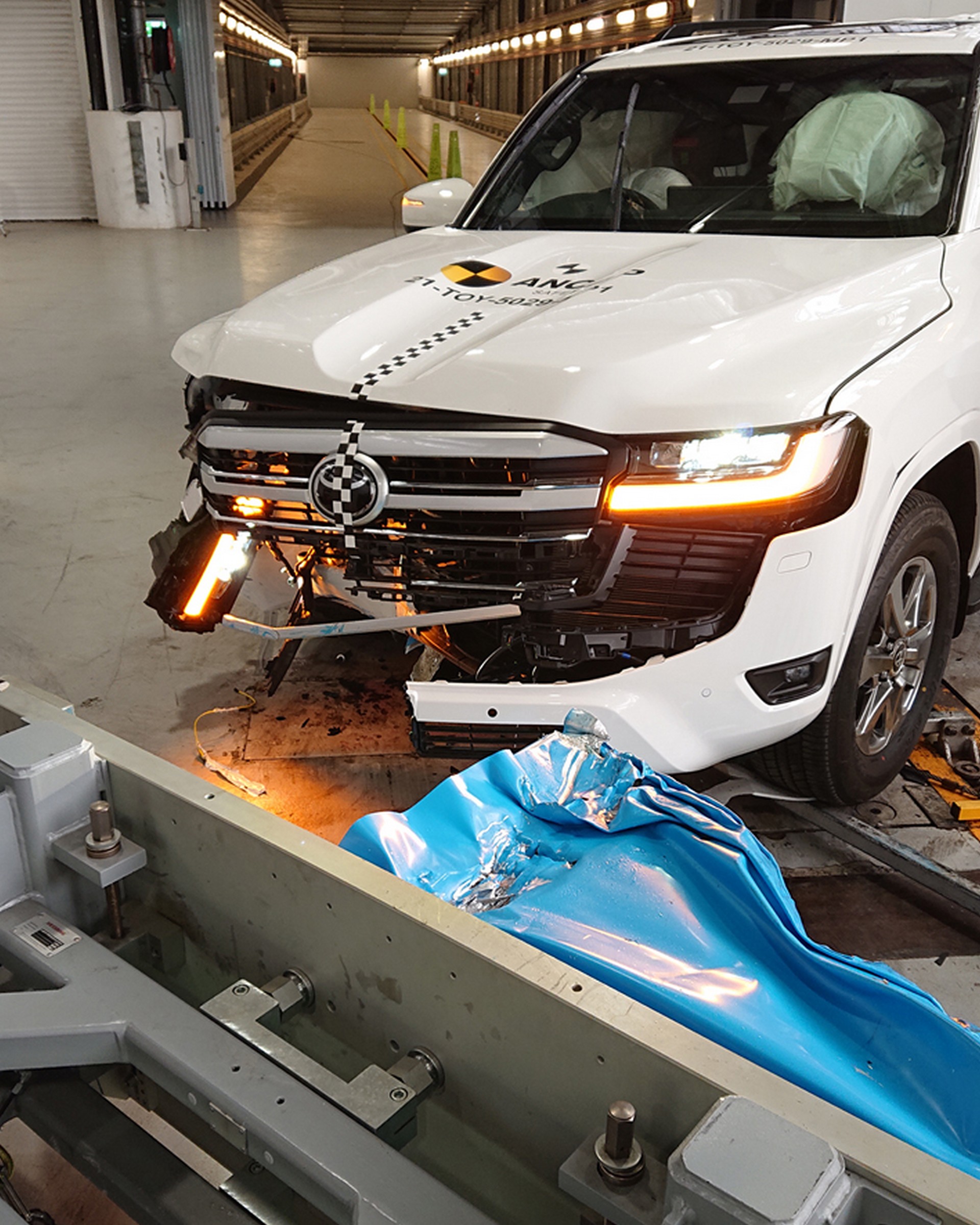 Watch The 2022 Toyota Land Cruiser 300 Crash Its Way To A 5-Star Safety Rating In Australasia