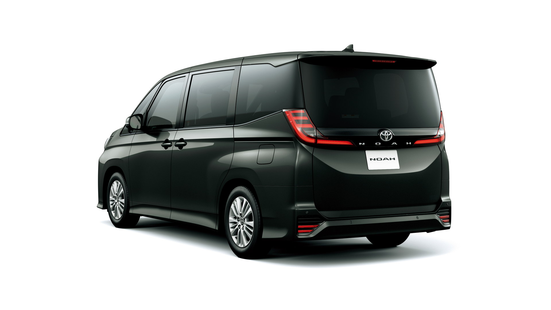 Toyota Noah And Voxy Minivans Debut In Japan With Up To Eight Seats And New Tech