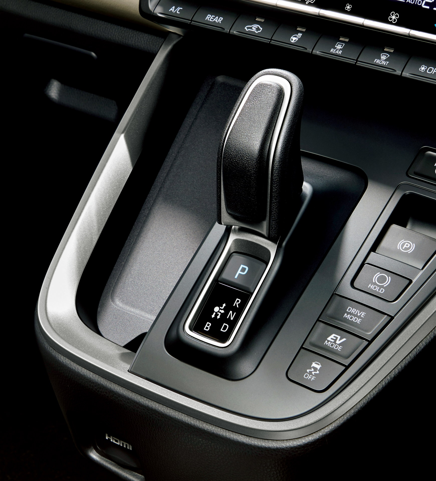 Toyota Noah And Voxy Minivans Debut In Japan With Up To Eight Seats And New Tech