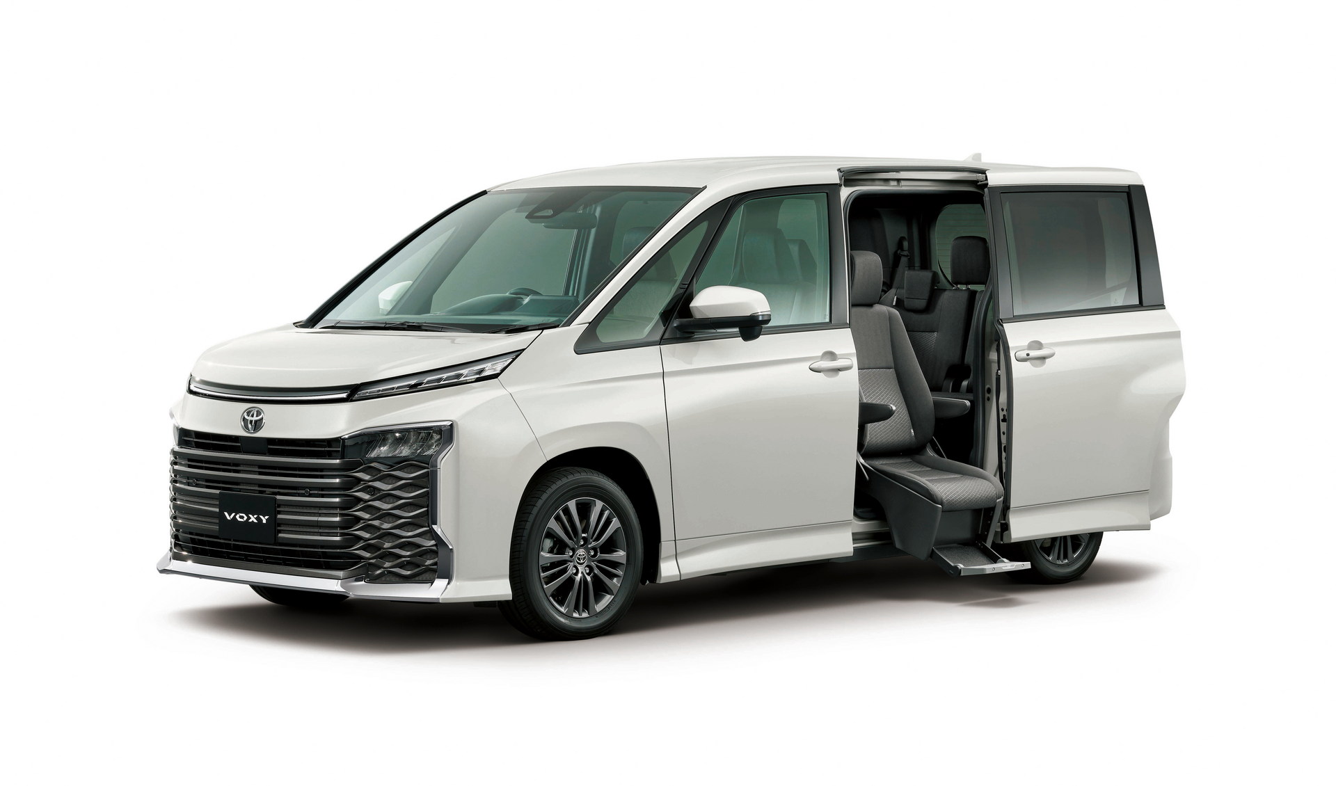 Toyota Noah And Voxy Minivans Debut In Japan With Up To Eight Seats And New Tech