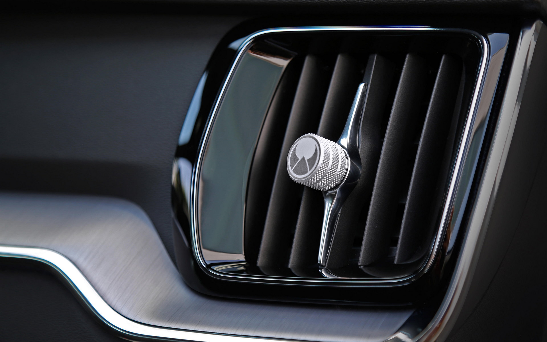 2022 Volvo XC60 Shows Its Sportier Side Thanks To Heico Sportiv