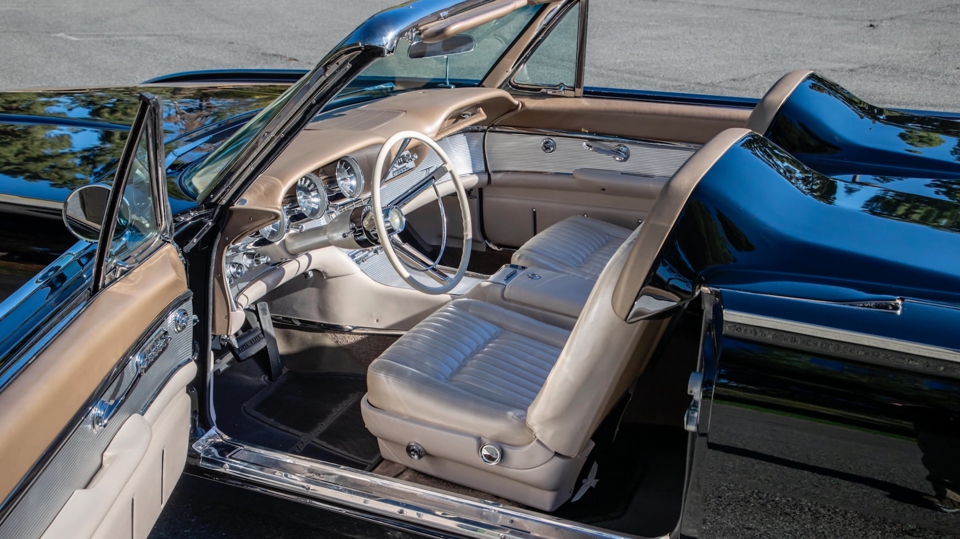 Rare 390 HP M-Code Roadster Is A 1962 Ford Thunderbird With Talons