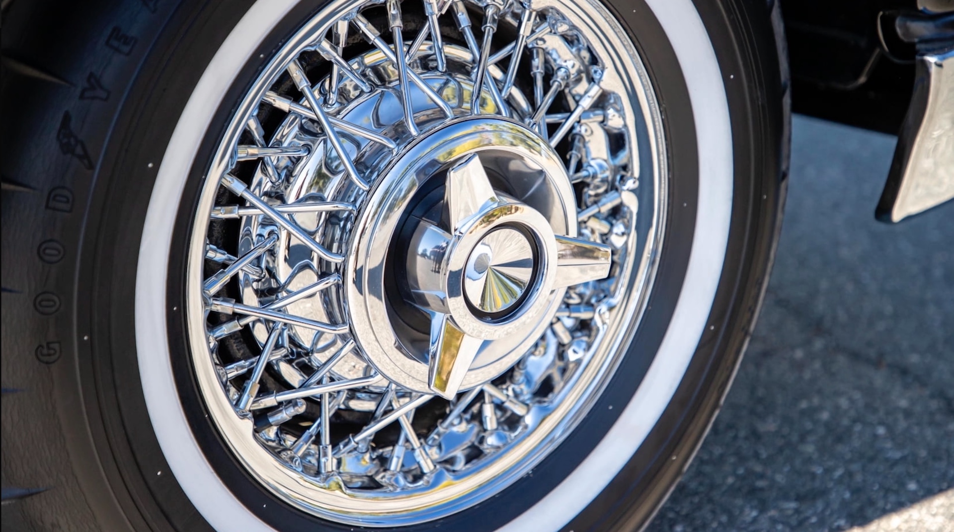 Rare 390 HP M-Code Roadster Is A 1962 Ford Thunderbird With Talons