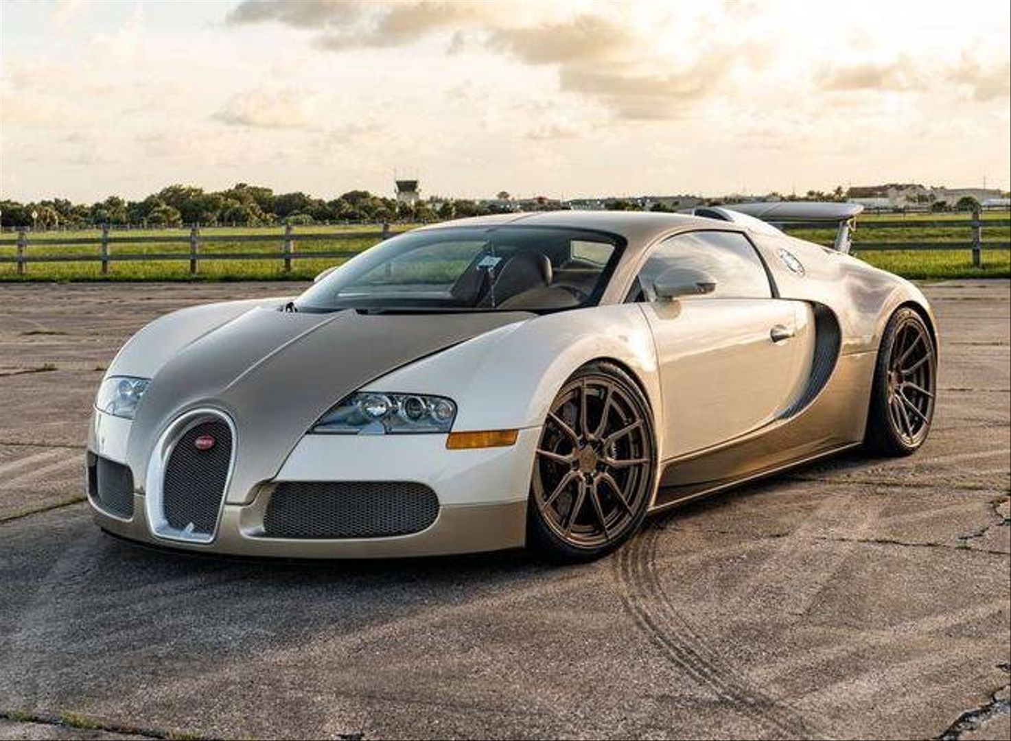 For $1.6 Million, Will You Go For A One Of A Kind Beige Bugatti Veyron?