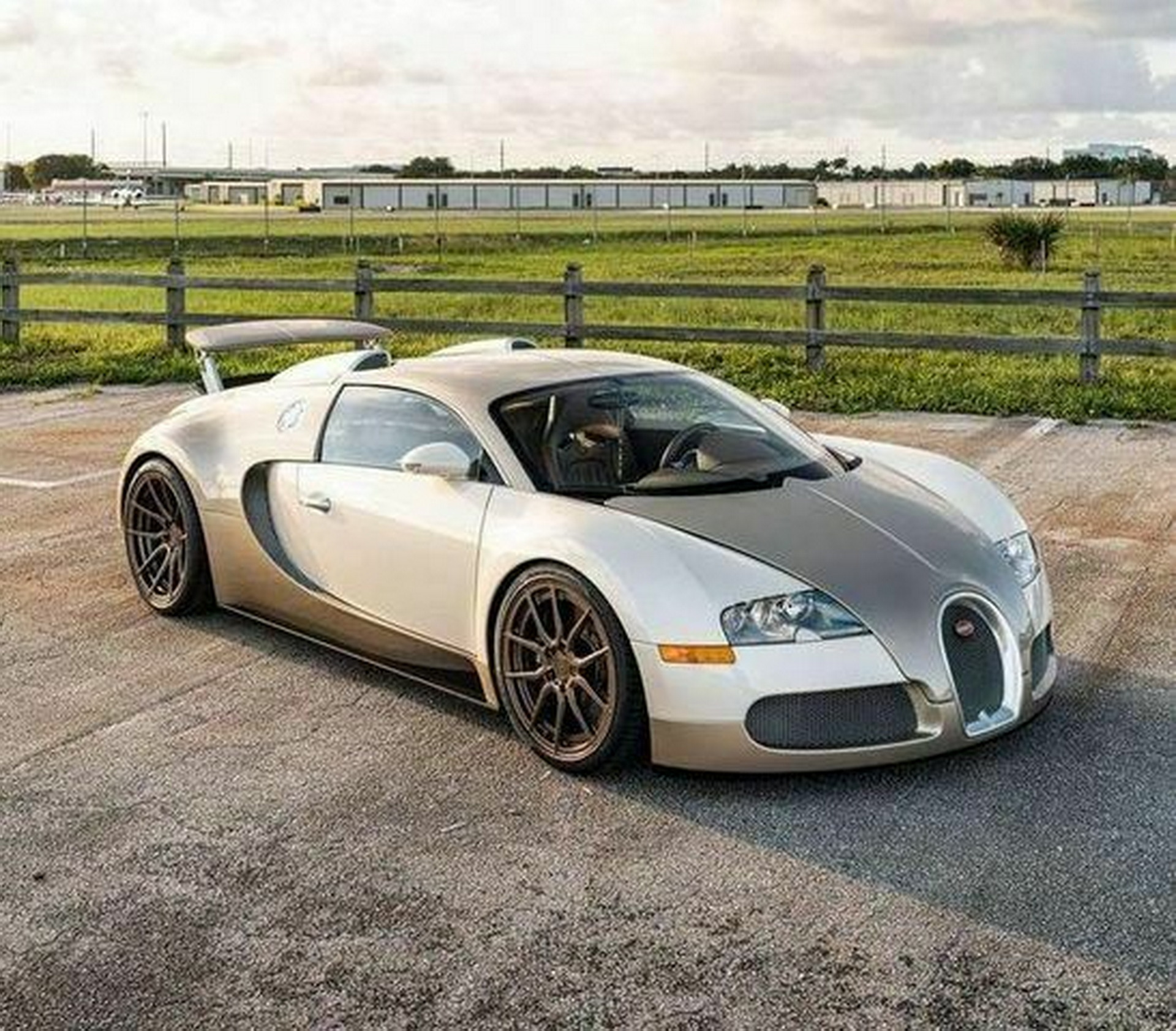 For $1.6 Million, Will You Go For A One Of A Kind Beige Bugatti Veyron?