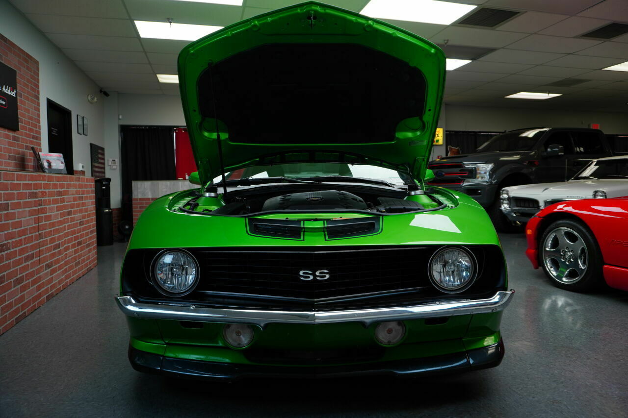 Reverse Restomod Puts A ’69 Face On A 2010 Chevrolet Camaro