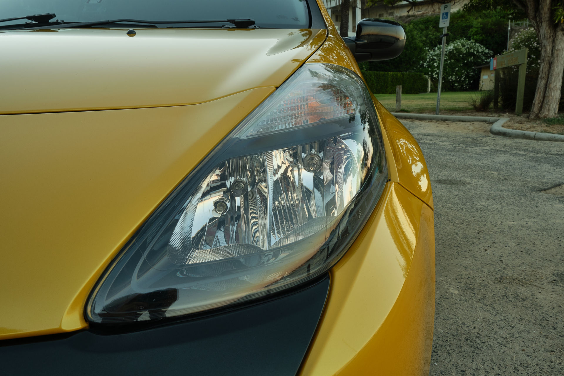 CarScoops Garage: This Is Our 2011 Renault Clio RS 200 AGP