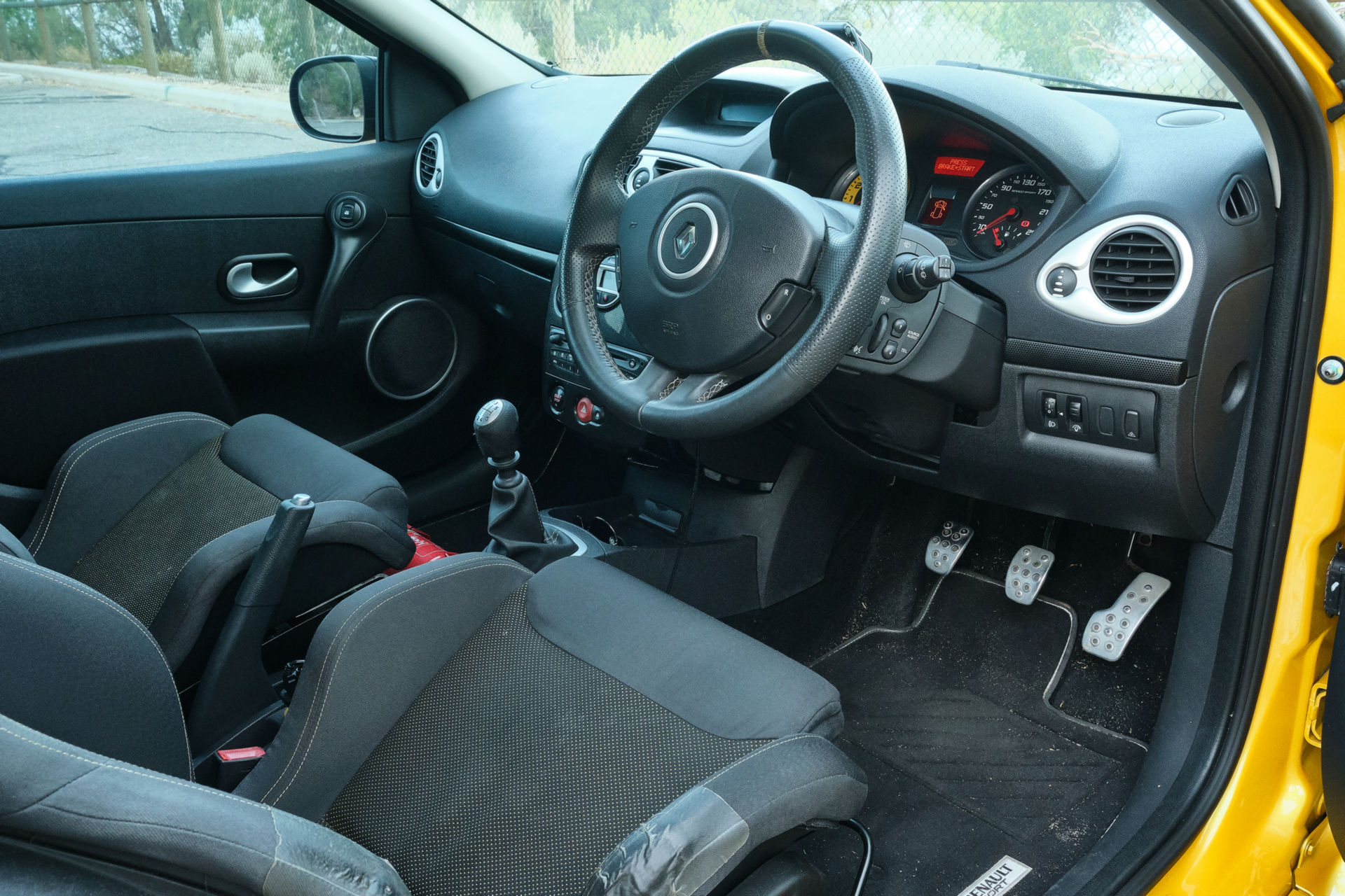 CarScoops Garage: This Is Our 2011 Renault Clio RS 200 AGP
