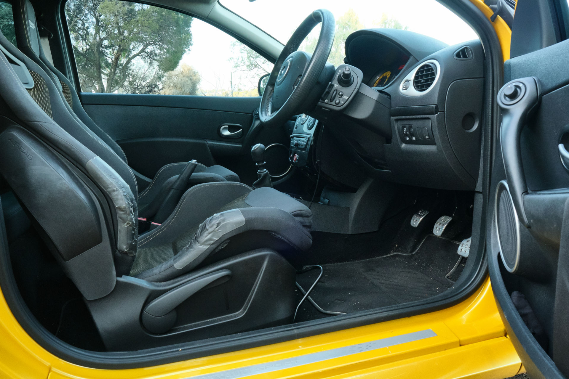 CarScoops Garage: This Is Our 2011 Renault Clio RS 200 AGP