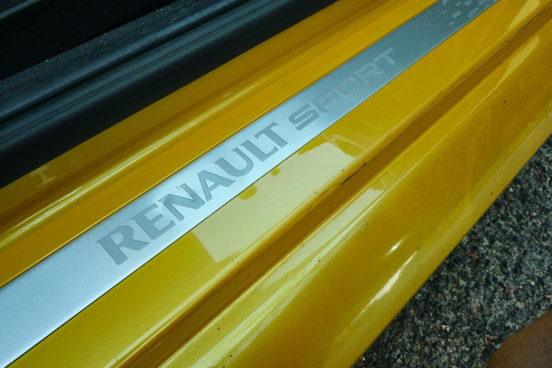 CarScoops Garage: This Is Our 2011 Renault Clio RS 200 AGP