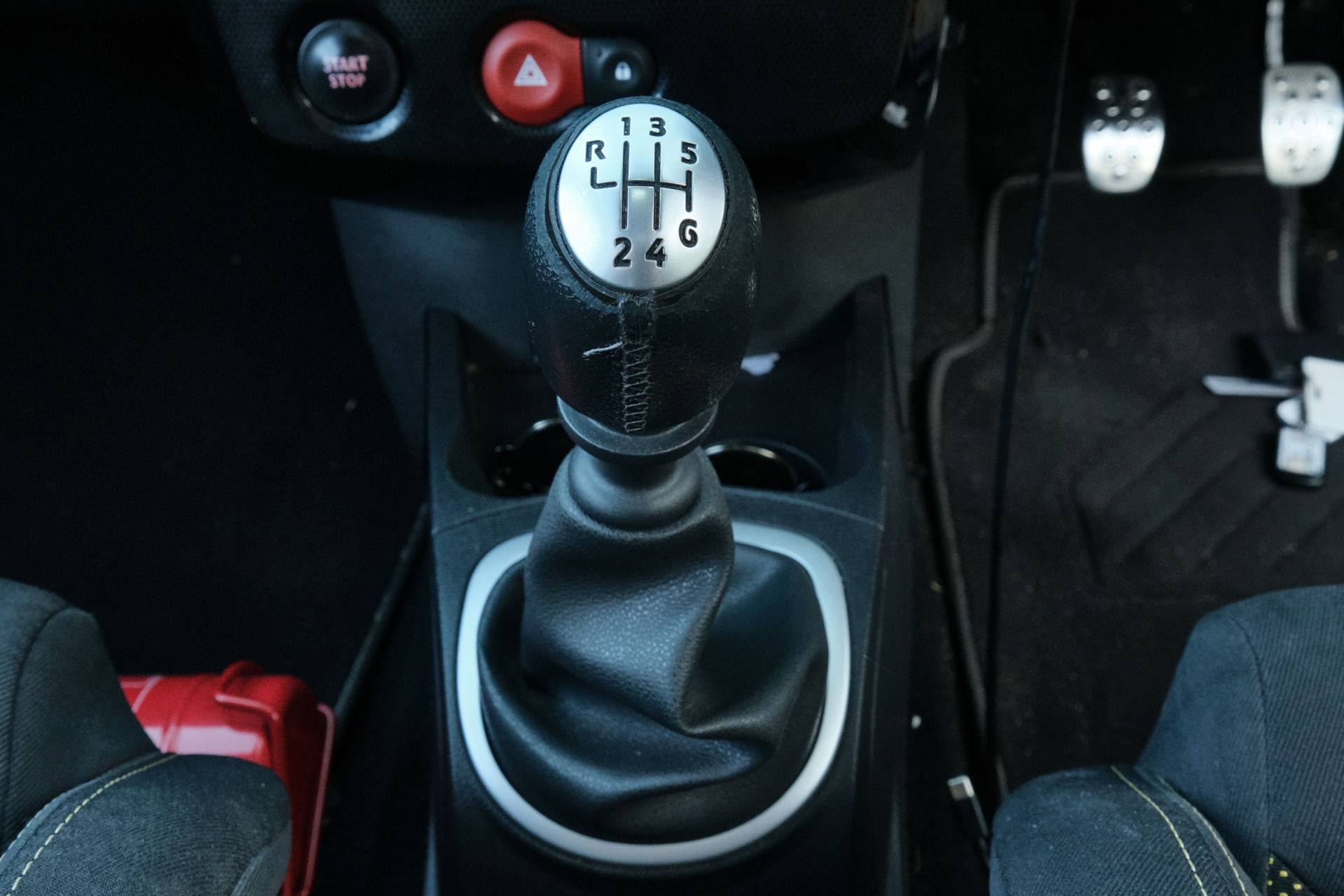 CarScoops Garage: This Is Our 2011 Renault Clio RS 200 AGP