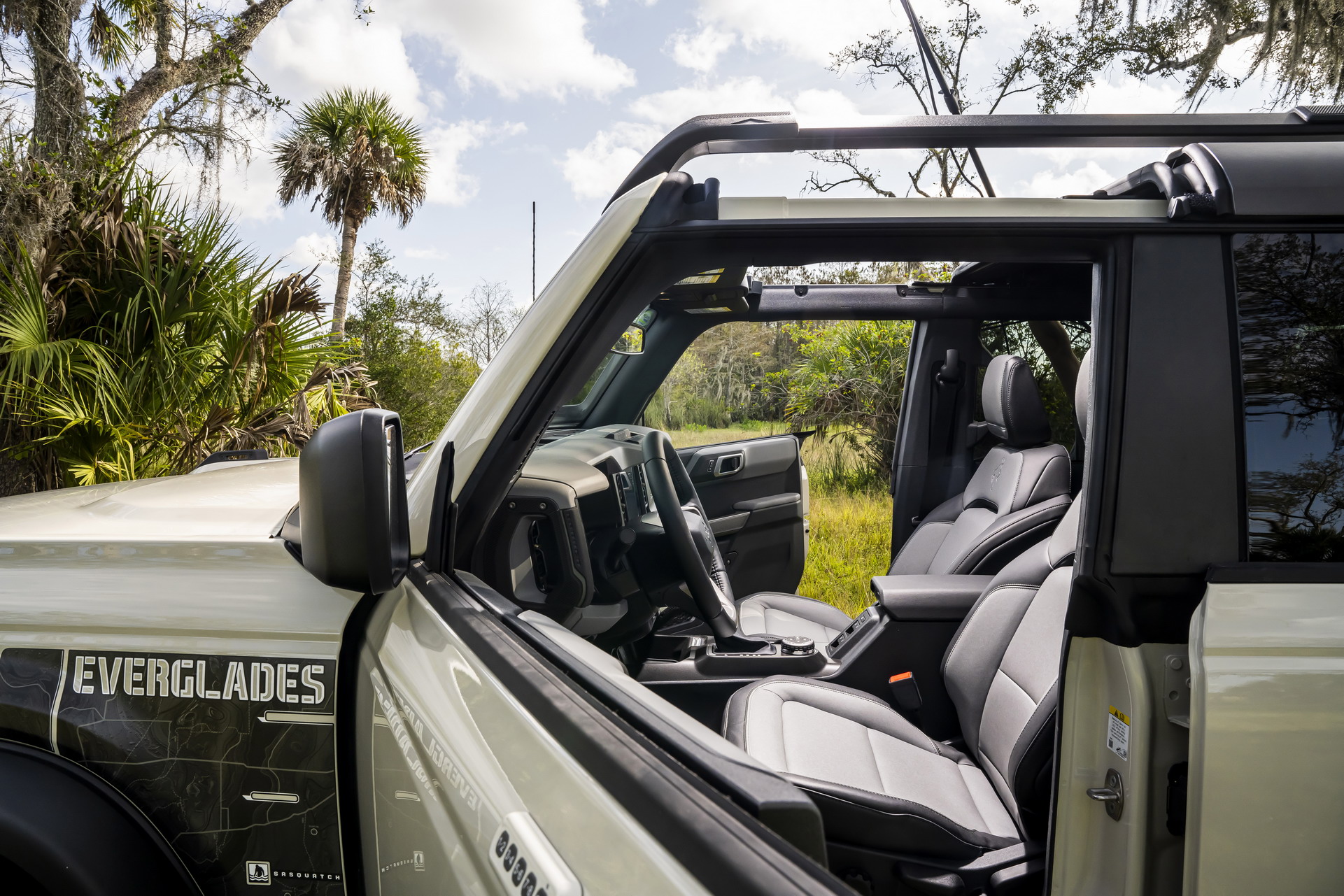 2022 Ford Bronco Everglades Gets Tough With A 10,000 Pound Winch And Snorkel For $53,000