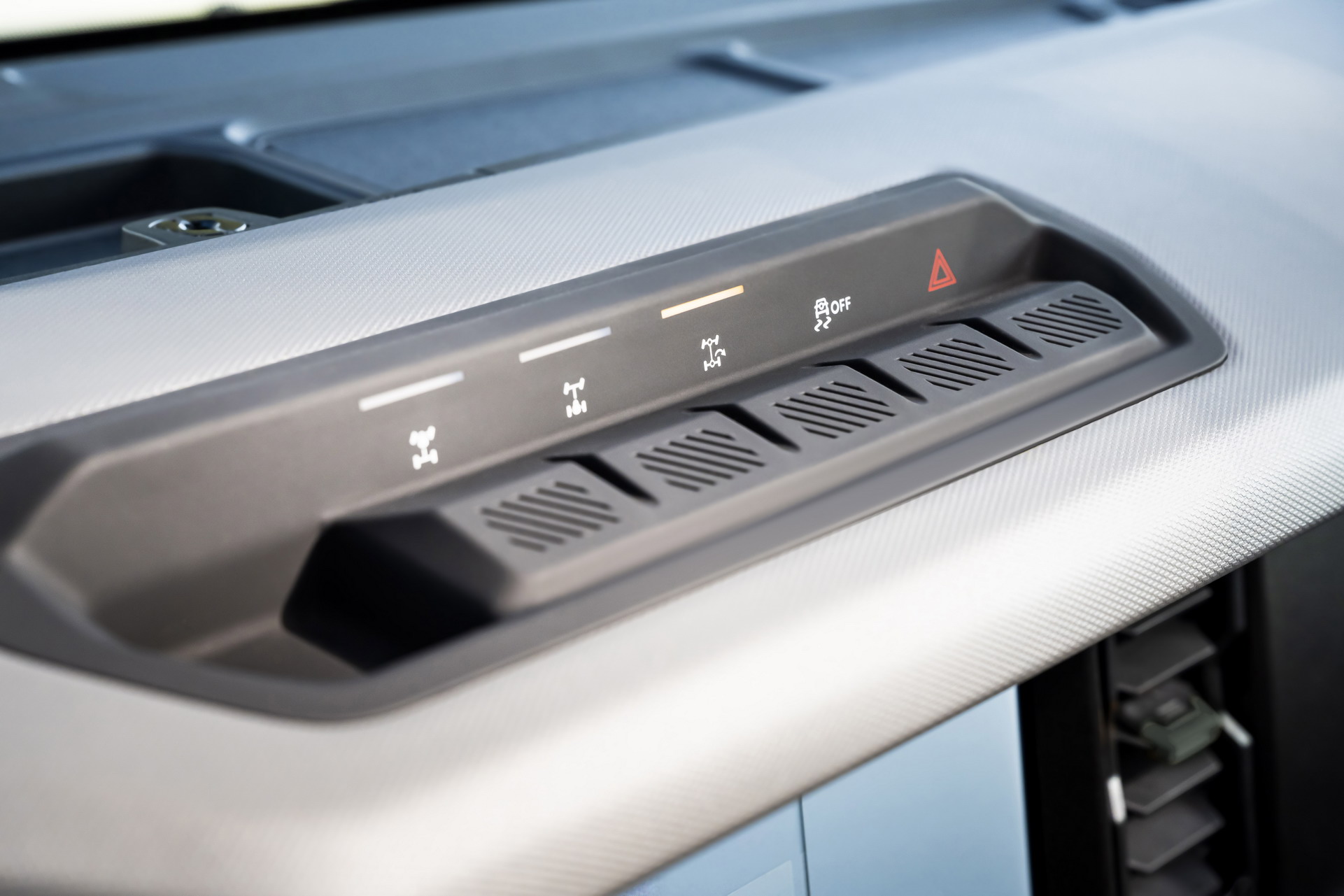 2022 Ford Bronco Everglades Gets Tough With A 10,000 Pound Winch And Snorkel For $53,000