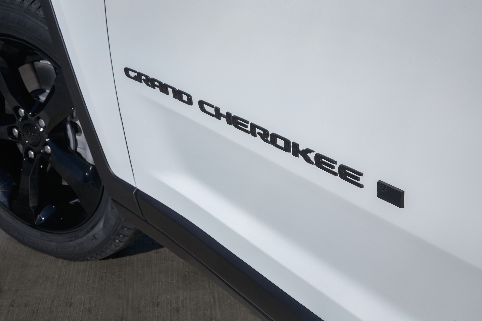 For Those Who Prefer The Darkness, Jeep Introduces 2022 Grand Cherokee L Limited Black Package