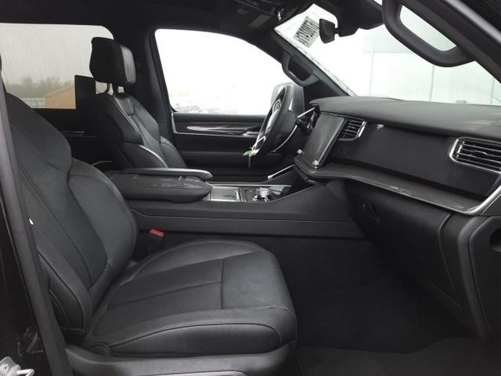 Mystery Of “Damaged” Yet Clean Looking New 2022 Jeep Wagoneer Solved – And Someone Paid $70,500 For It