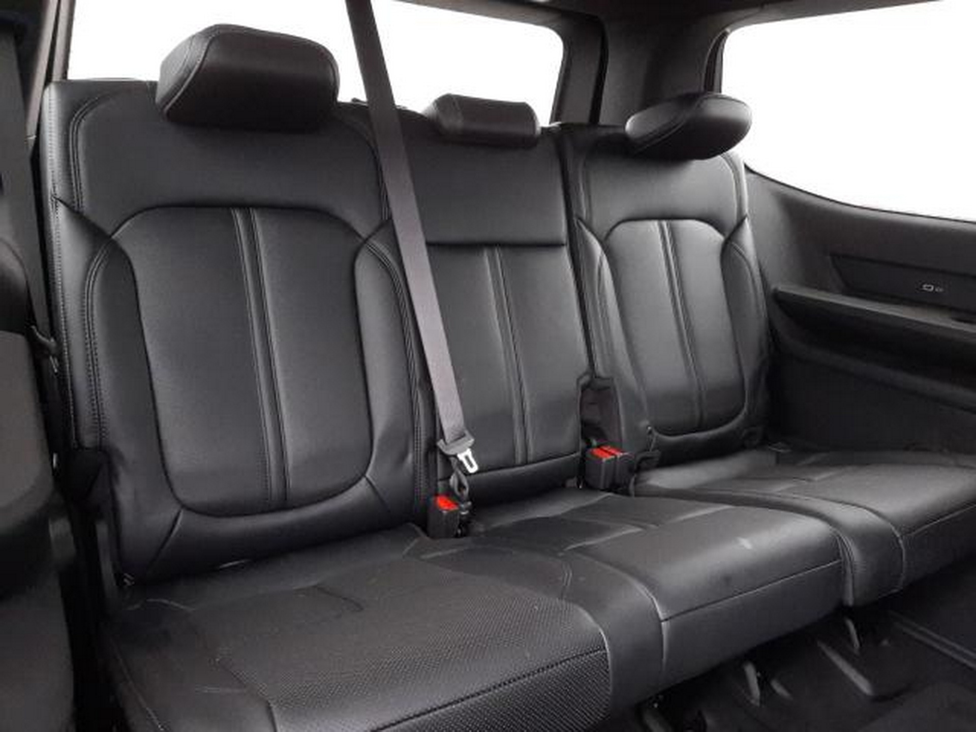 Mystery Of “Damaged” Yet Clean Looking New 2022 Jeep Wagoneer Solved – And Someone Paid $70,500 For It