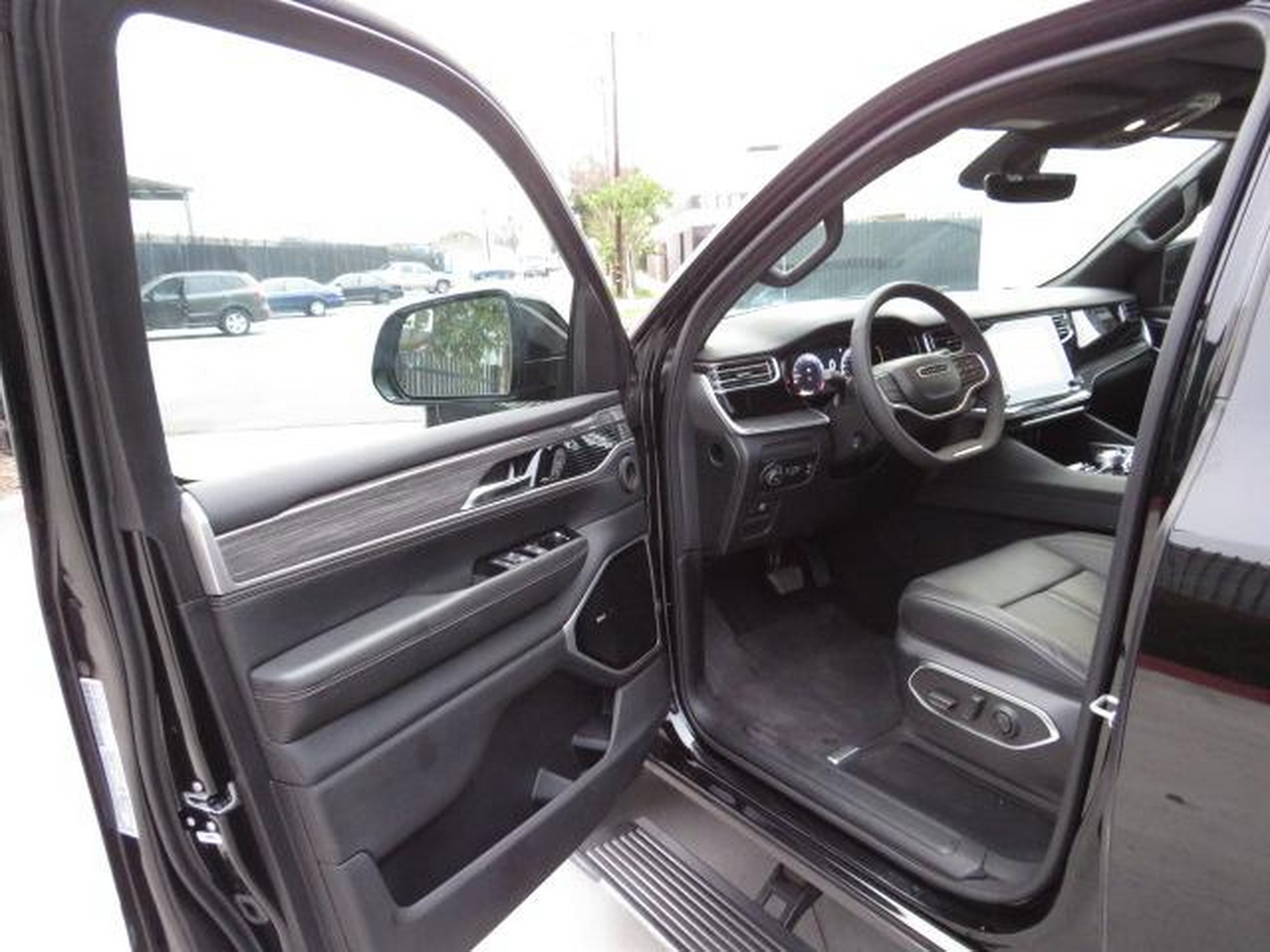 Mystery Of “Damaged” Yet Clean Looking New 2022 Jeep Wagoneer Solved – And Someone Paid $70,500 For It