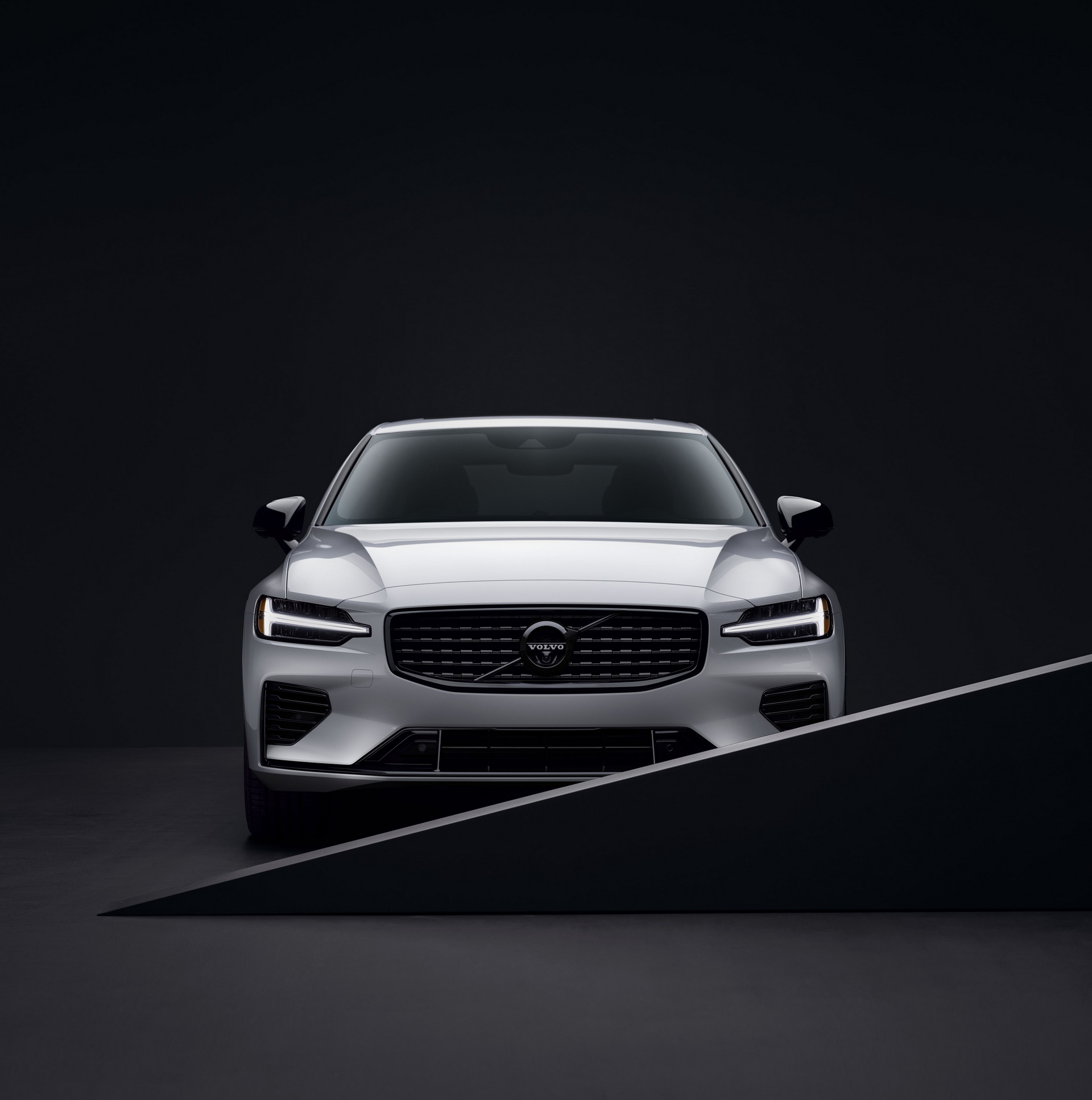 The 2022 Volvo S60 Black Edition Will Be Limited To Just 450 Examples