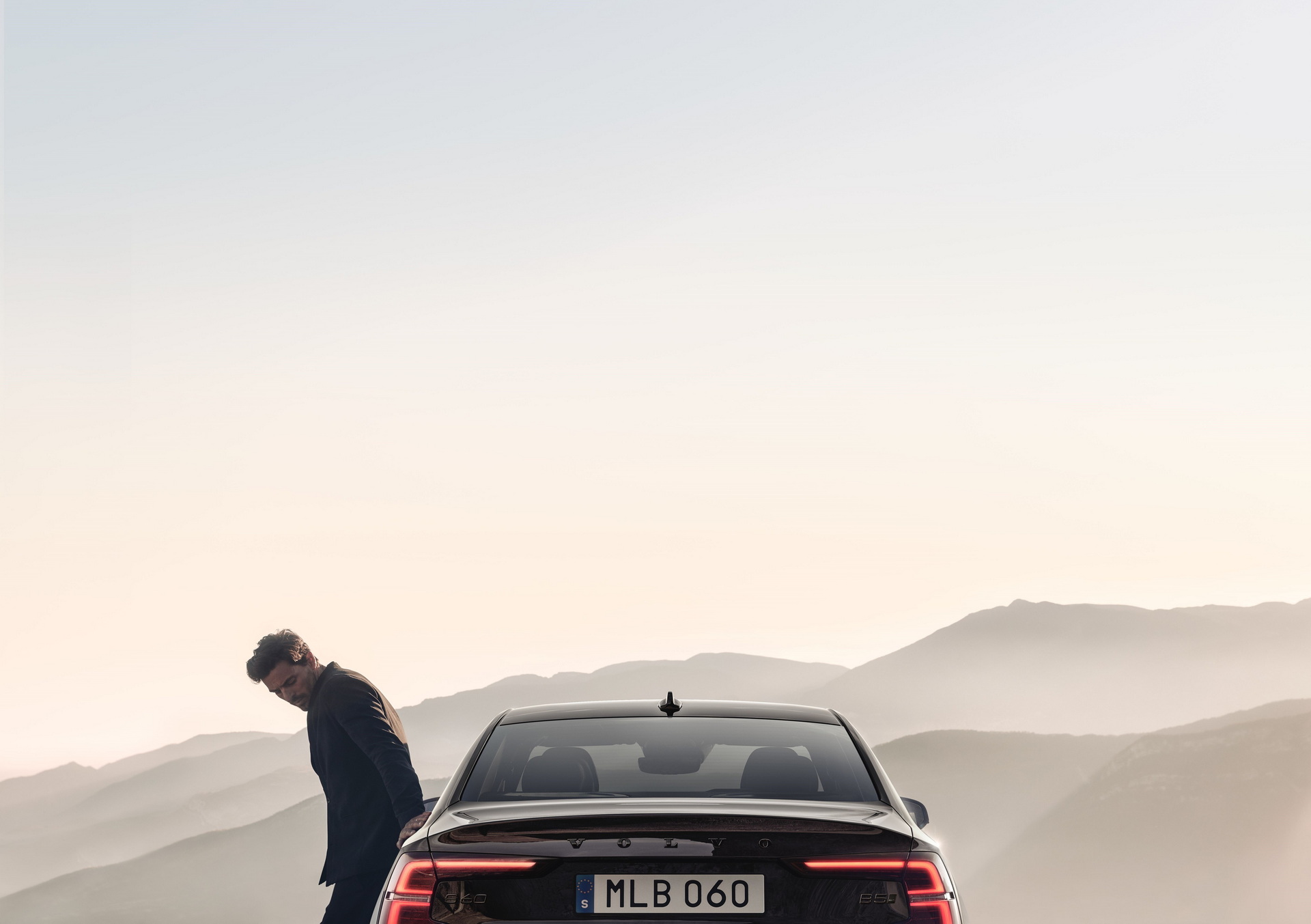 The 2022 Volvo S60 Black Edition Will Be Limited To Just 450 Examples