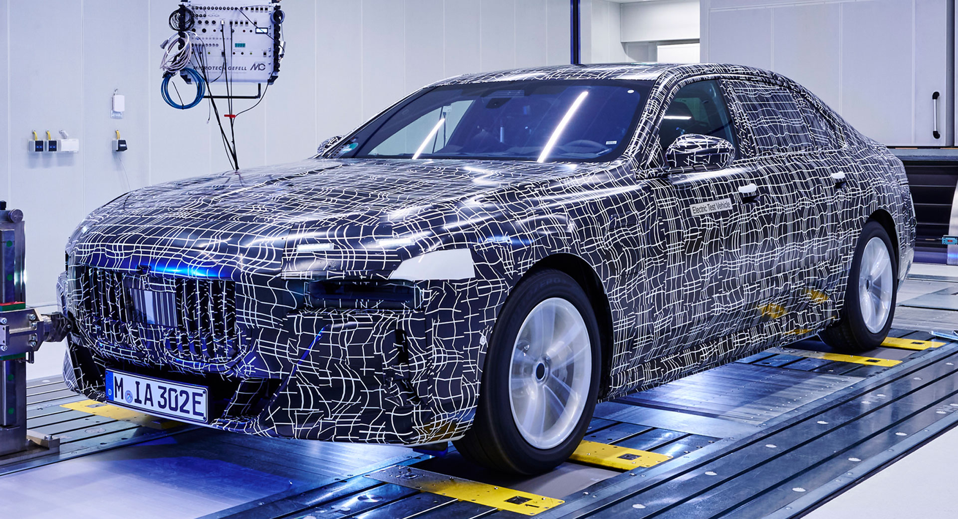 Here’s A Sneak Peek At The 2023 BMW i7 Electric Sedan With A 305-Mile EPA Range