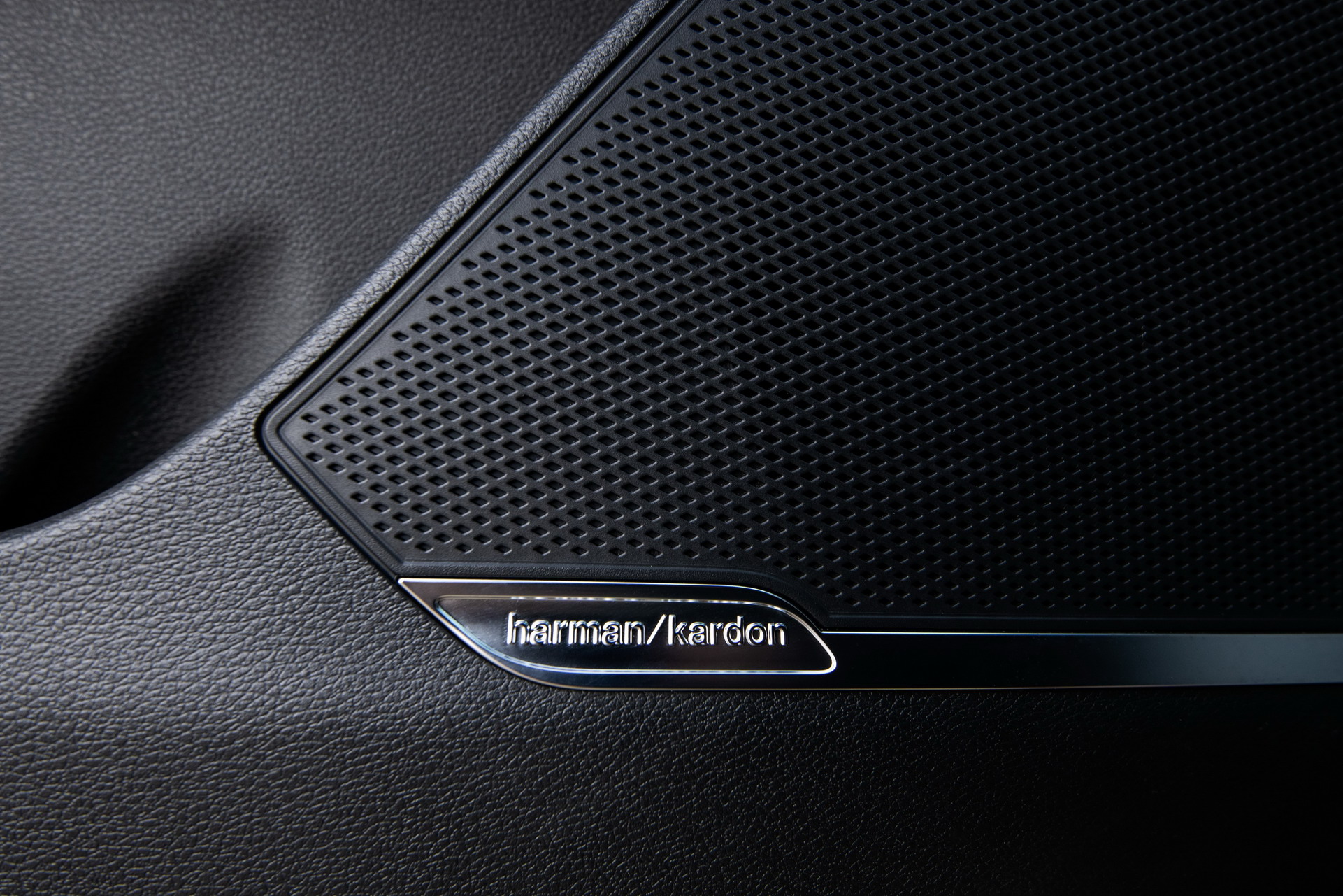 2023 Kia Sportage PHEV Plugs Into A More Powerful Battery Offering 32 Miles Of Electric Range