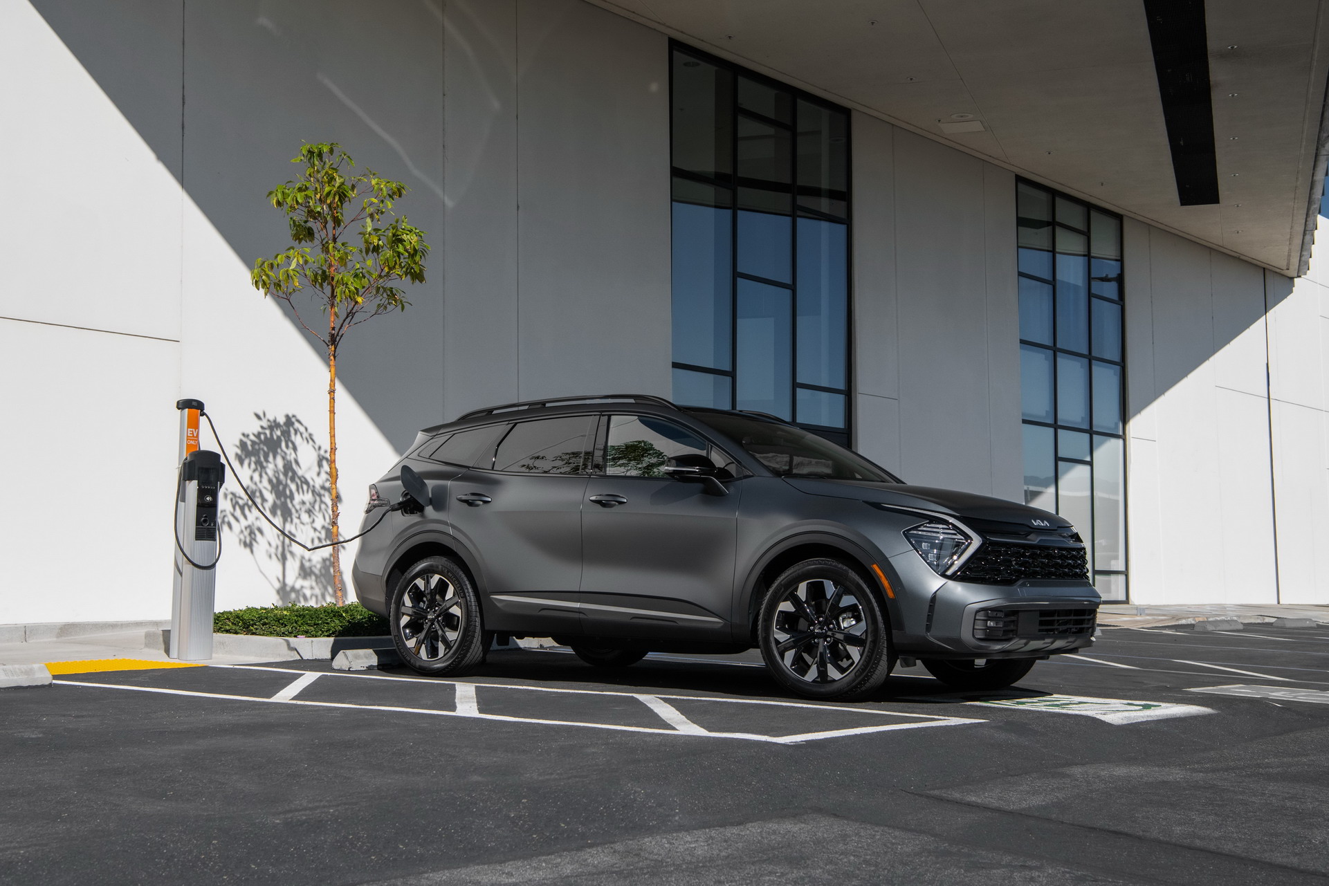 2023 Kia Sportage PHEV Plugs Into A More Powerful Battery Offering 32 Miles Of Electric Range