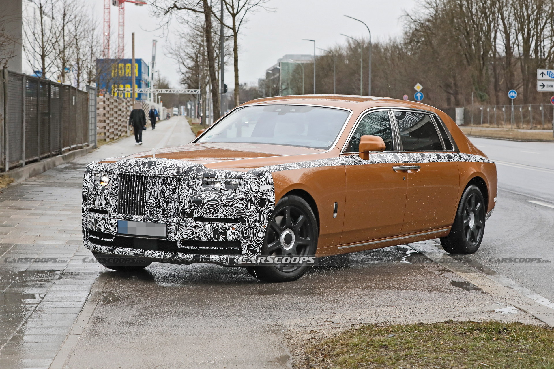 2023 Rolls-Royce Phantom Facelift Still Tries To Hide Mild Updates