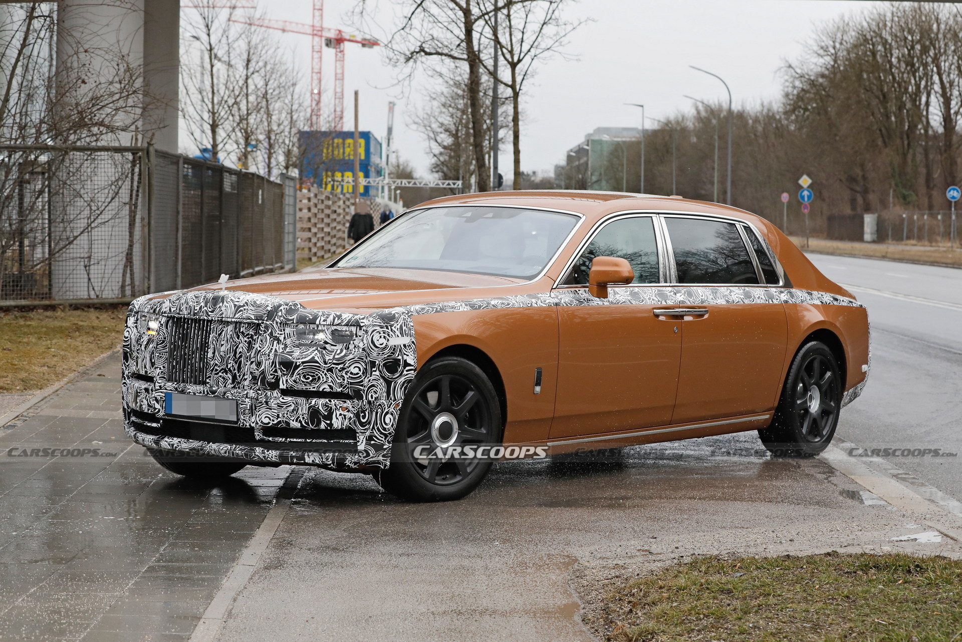 2023 Rolls-Royce Phantom Facelift Still Tries To Hide Mild Updates